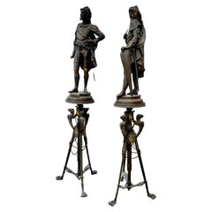 Pareja de estatuas medievales palaciegas de espeltro del siglo XIX Roland y Robert The sobre peanas