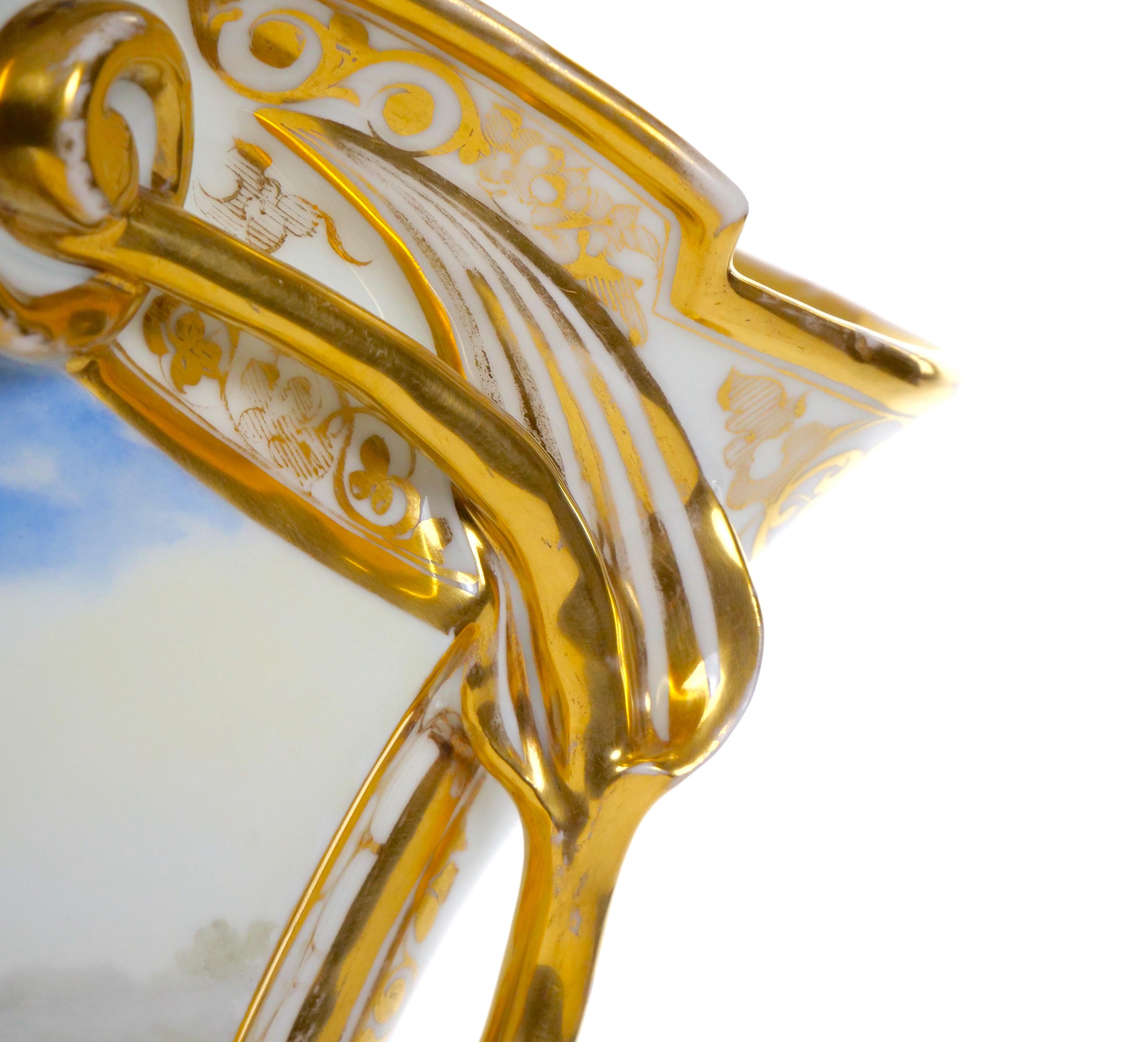 Jarrones Decorativos de Porcelana de París Dorados y Pintados a Mano del Siglo XIX en venta 9