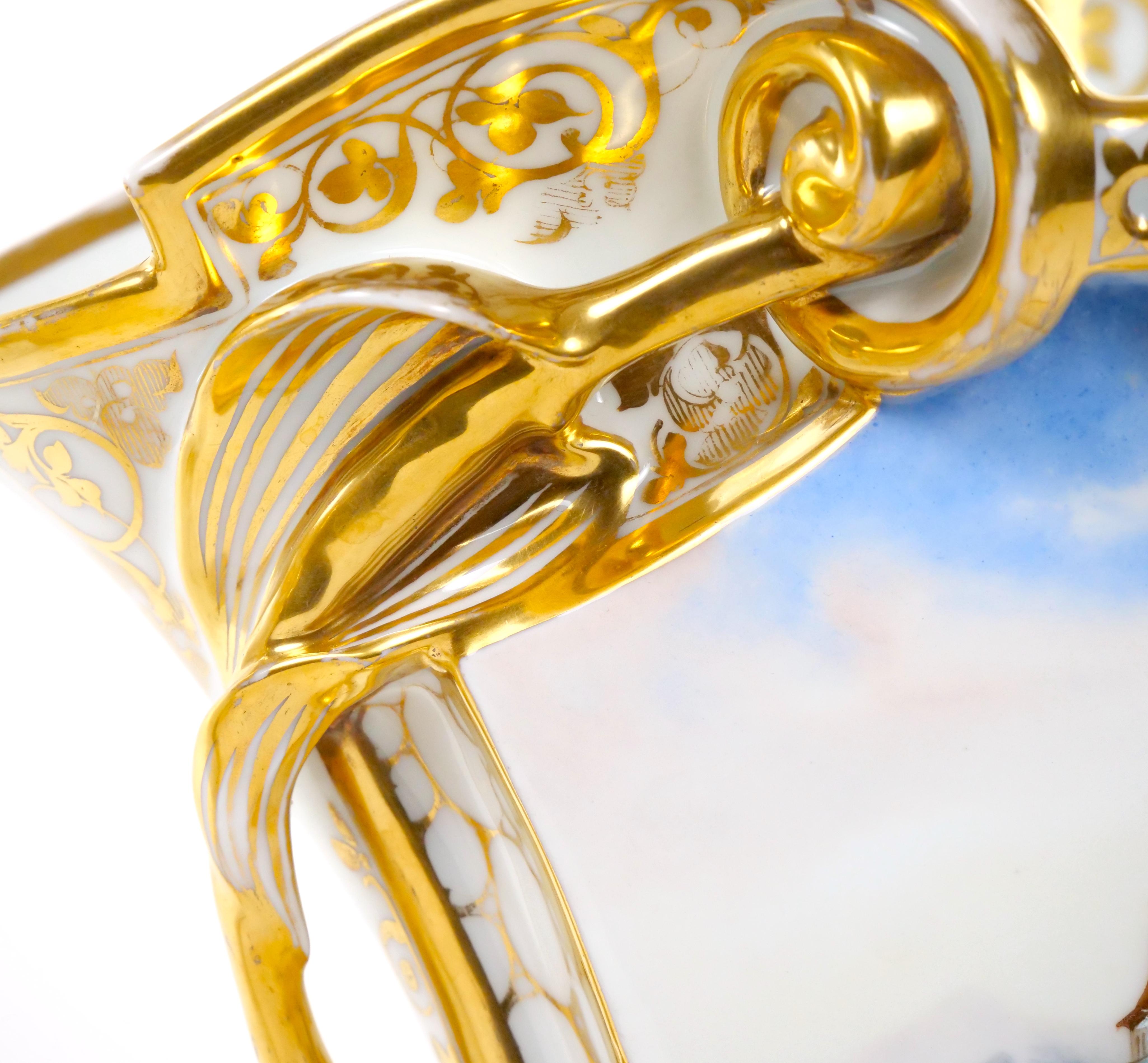Jarrones Decorativos de Porcelana de París Dorados y Pintados a Mano del Siglo XIX en venta 10