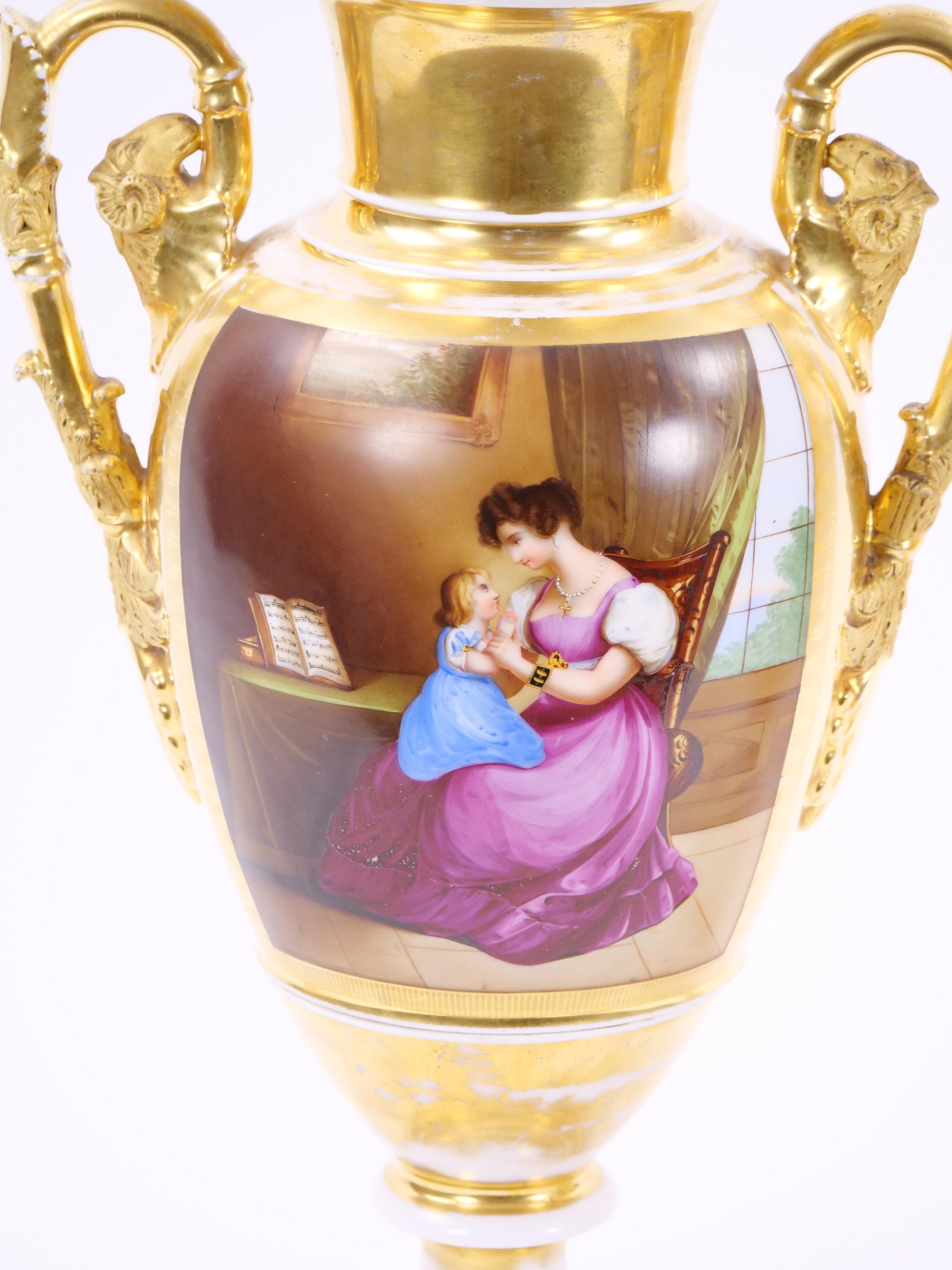 Pair 19th Century Paris Porcelain Vases with Gilt / Hand-Painted Decorations For Sale 1