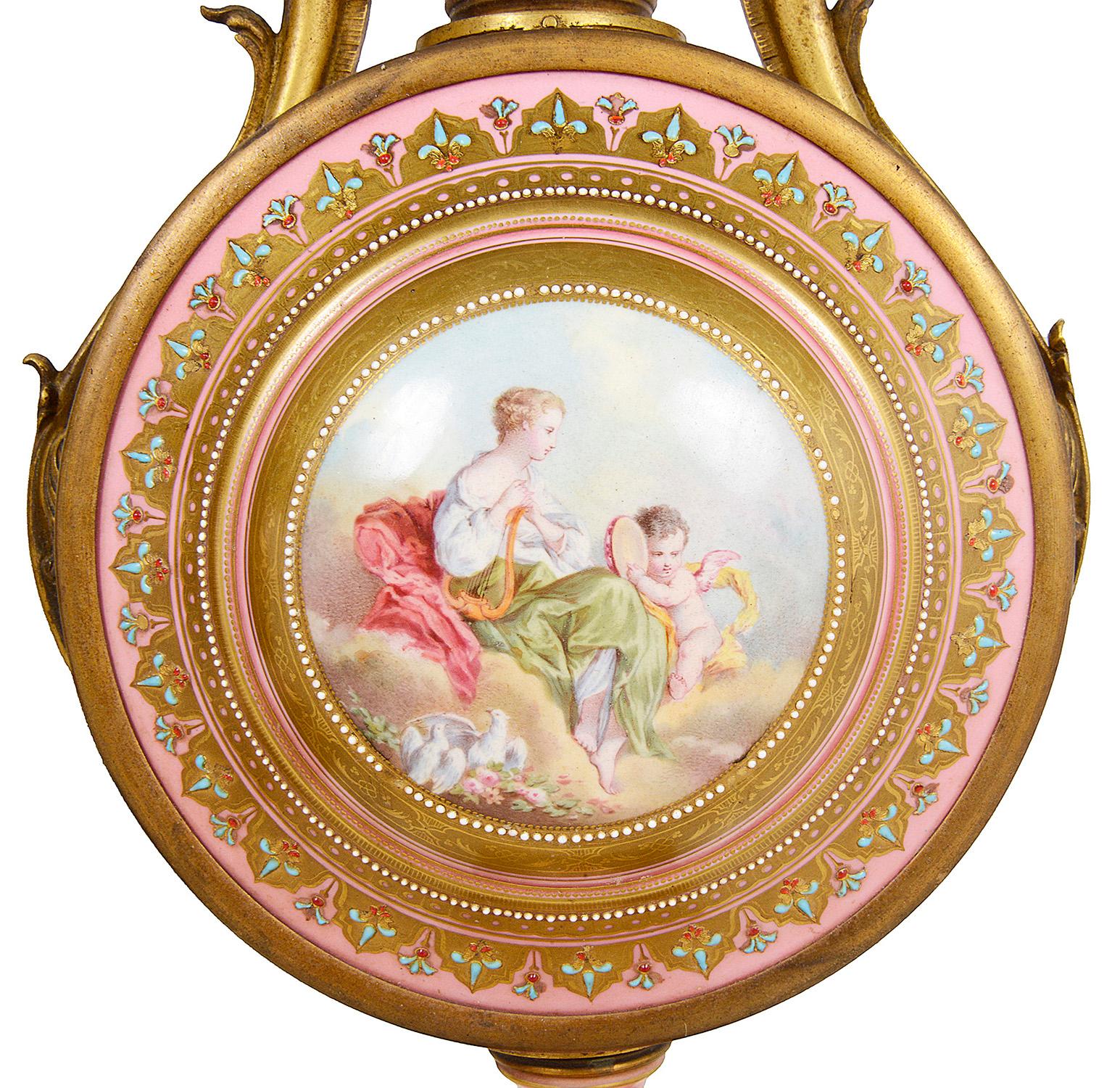 Paar rosa Porzellanvasen im Sevres-Stil des 19. Jahrhunderts im Angebot 2