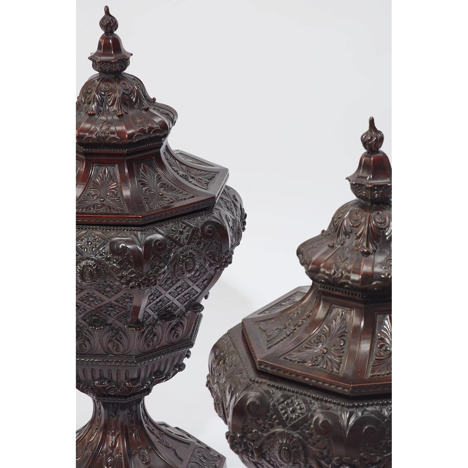 Hand-Carved Pair 19th Century Regency Style Carved Mahogany Cellarette Urns or Wine Coolers For Sale