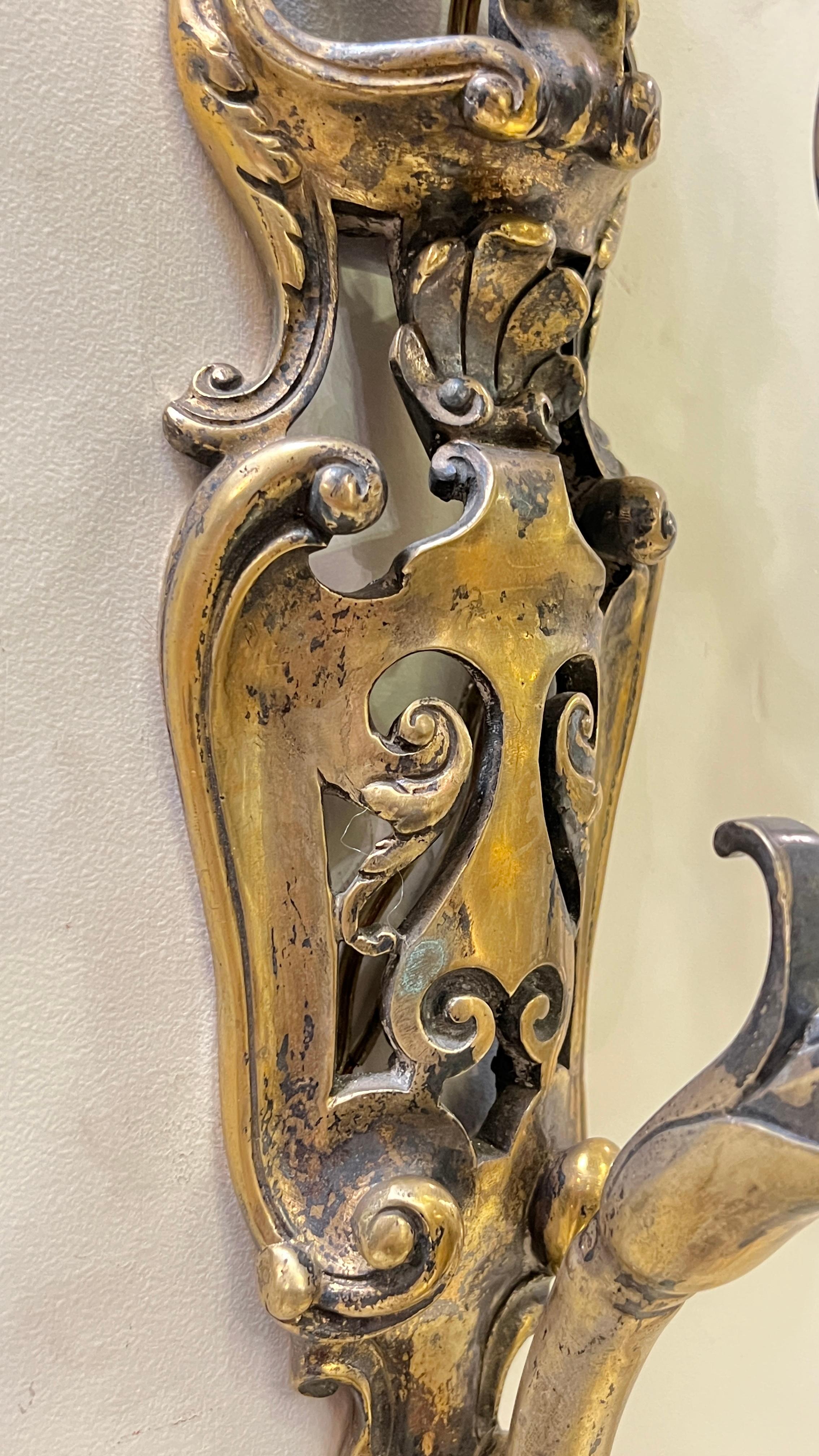 Argenté Paire d'appliques à 4 lumières en bronze argenté de style néo-Renaissance du 19ème siècle en vente