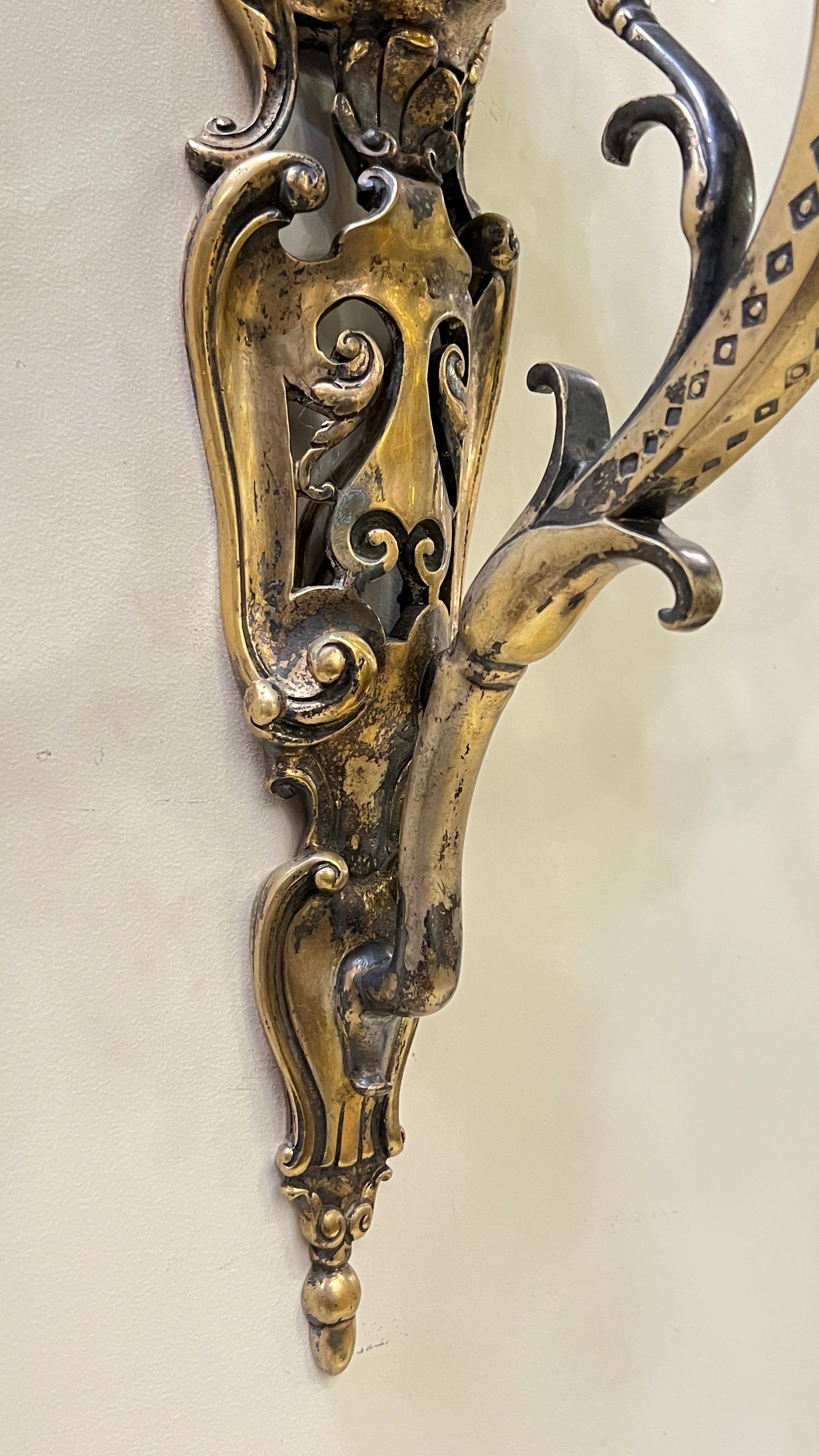 Paire d'appliques à 4 lumières en bronze argenté de style néo-Renaissance du 19ème siècle Excellent état - En vente à New York, NY