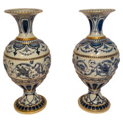 Coppia di vasi in porcellana blu Spode Inghilterra del XIX secolo in stile rinascimentale