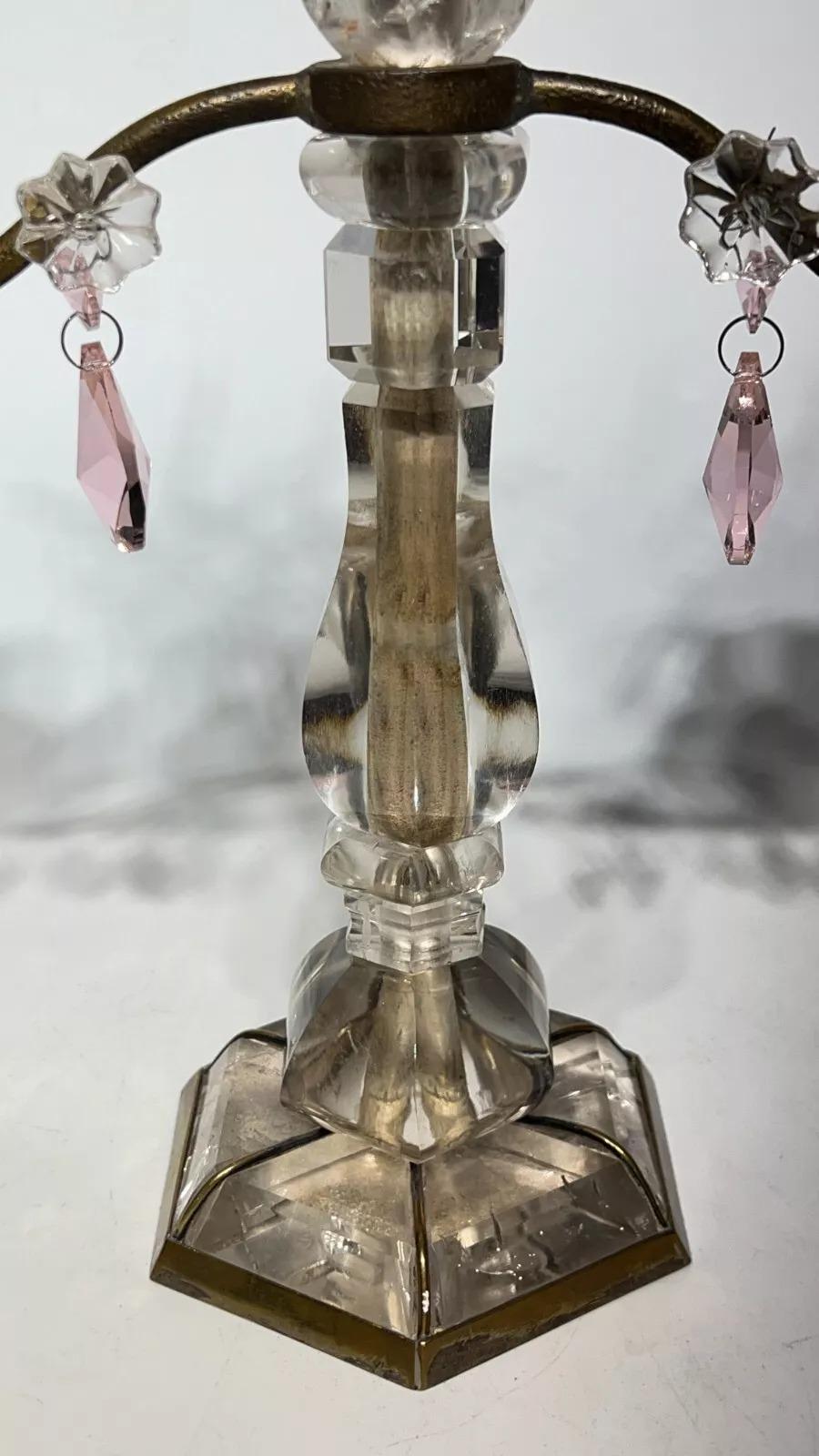 Francese Coppia di candelabri a due luci in cristallo di rocca e bronzo del XIX secolo in vendita