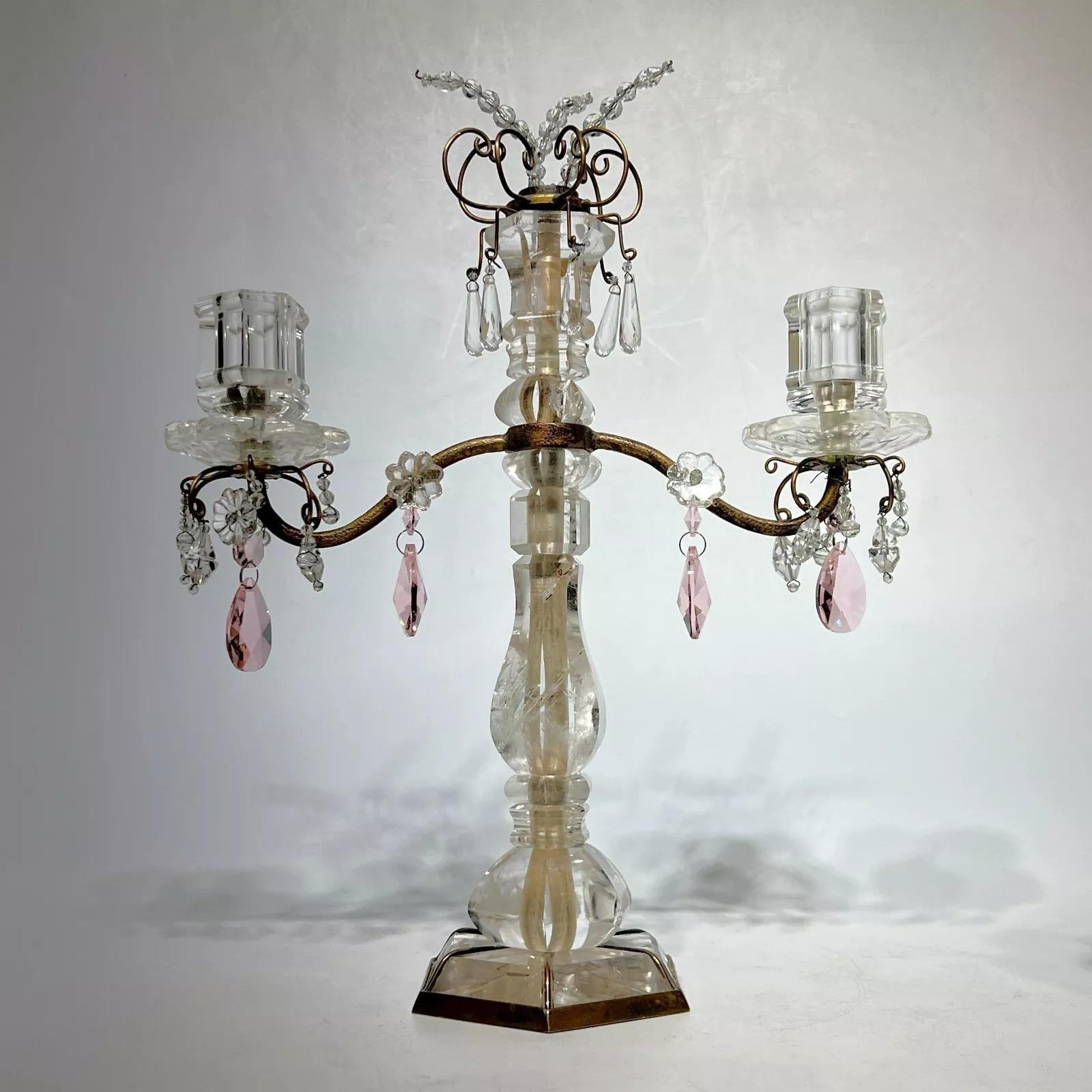 Coppia di candelabri a due luci in cristallo di rocca e bronzo del XIX secolo In condizioni buone in vendita a New York, NY
