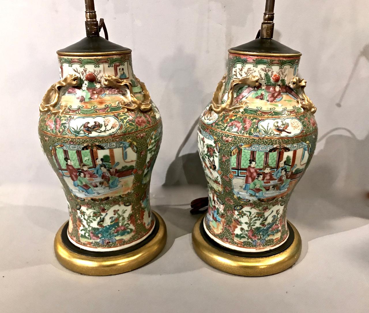 Paar Rosenkanton-Medaillon-Lampen des 19. Jahrhunderts 5