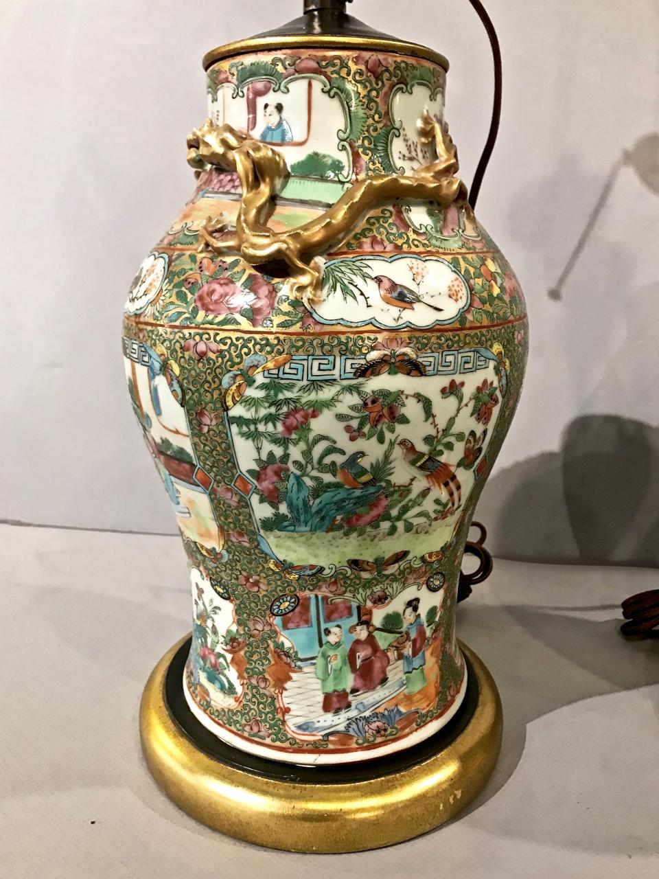 Paar Rosenkanton-Medaillon-Lampen des 19. Jahrhunderts (Chinesisch)