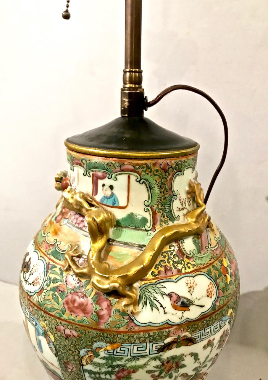 Paar Rosenkanton-Medaillon-Lampen des 19. Jahrhunderts 1