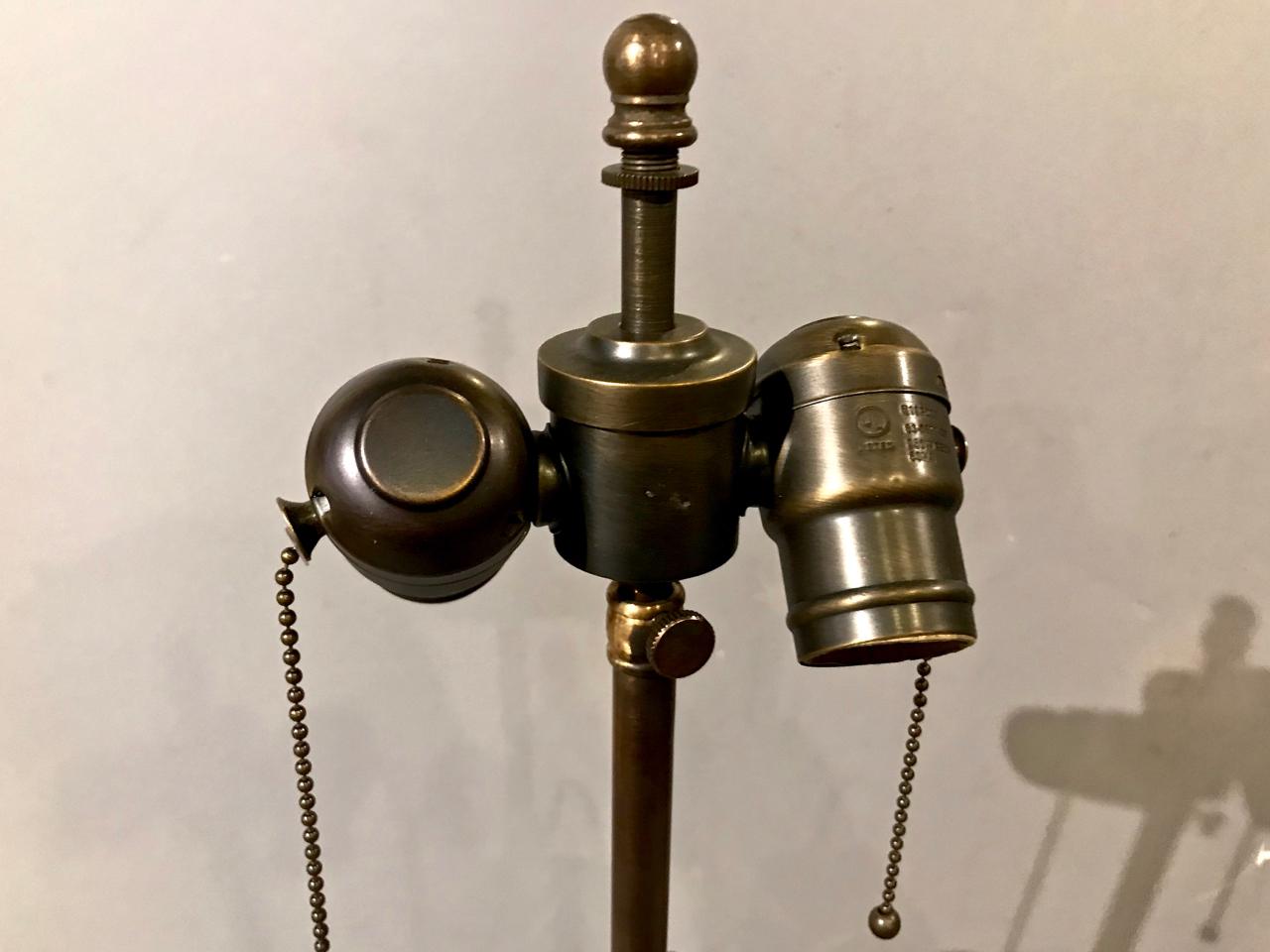 Paar Rosenkanton-Medaillon-Lampen des 19. Jahrhunderts 4