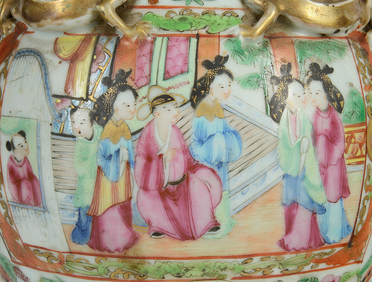 Ein Paar Ormolu-Vasen/Lampen mit Rosenmedaillon aus dem 19. im Angebot 3