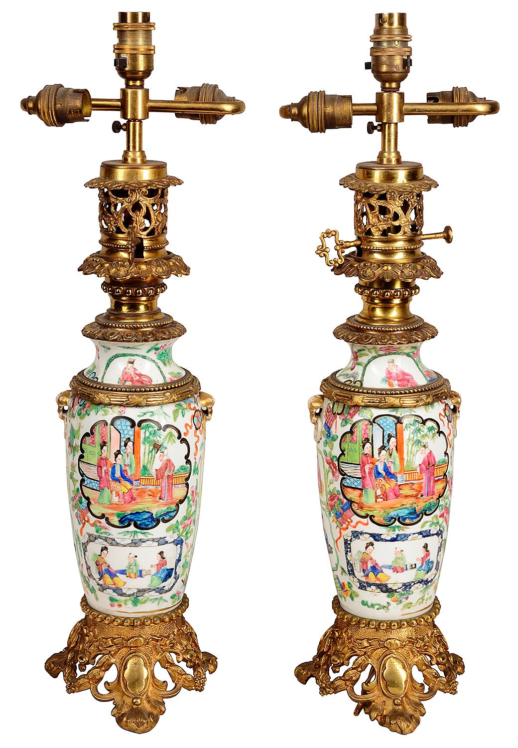 Paar Vasen/Lampen mit Rosenmedaillon aus dem 19 (Chinesischer Export) im Angebot
