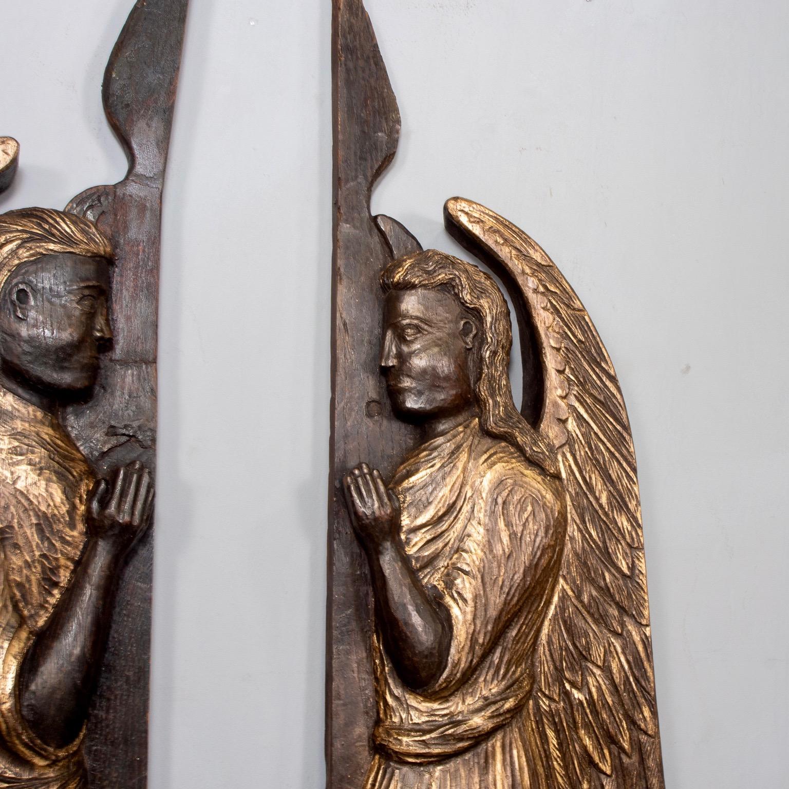 Pair of 19th Century Scottish Chip Carved Angels with Gilt Detail 1