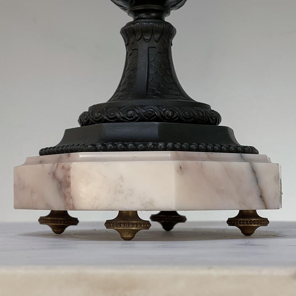 Paire d'urnes de cheminée en étain et marbre du 19ème siècle ~ Cassolettes en vente 10