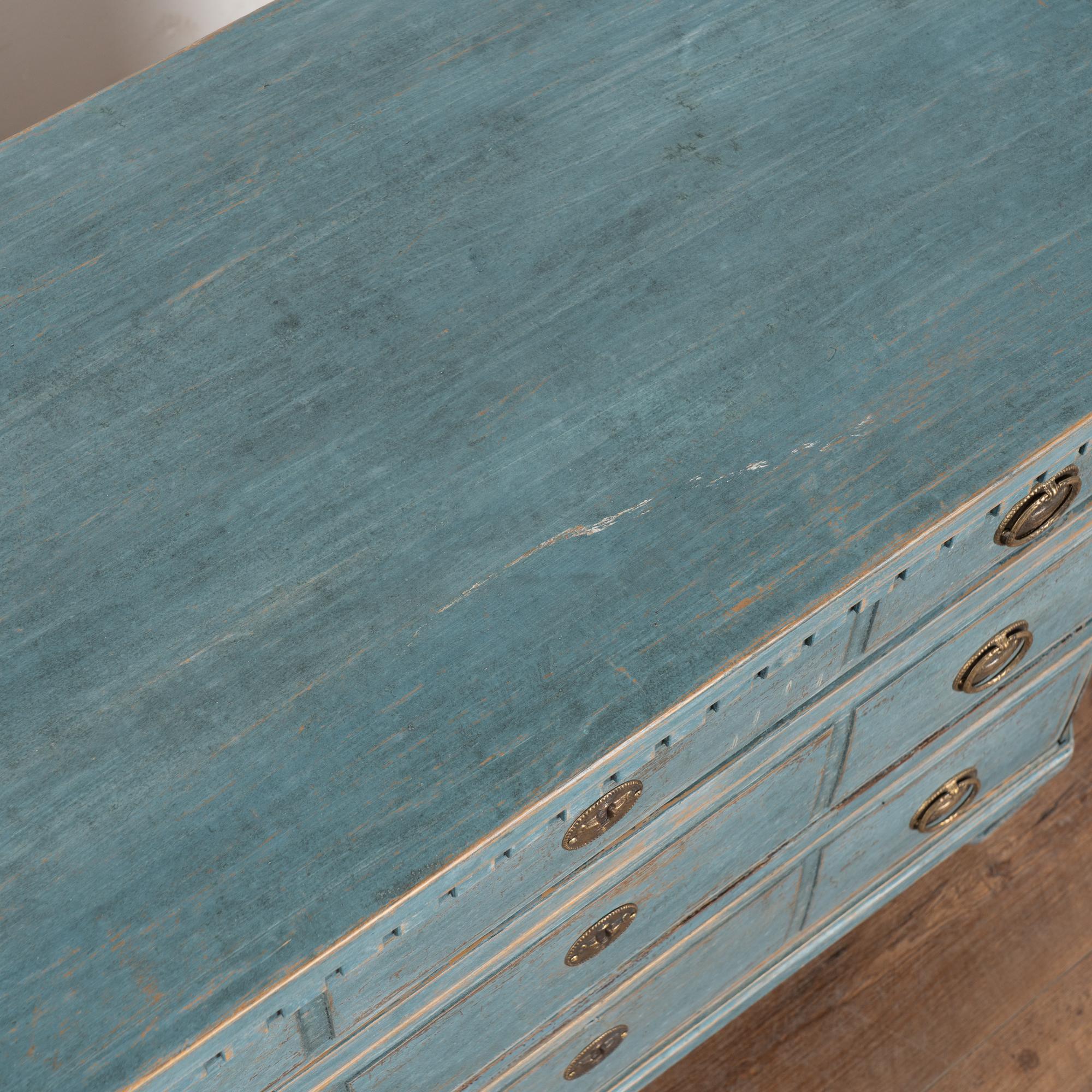 Paire de commodes en pin bleu suédois du XIXe siècle en vente 1