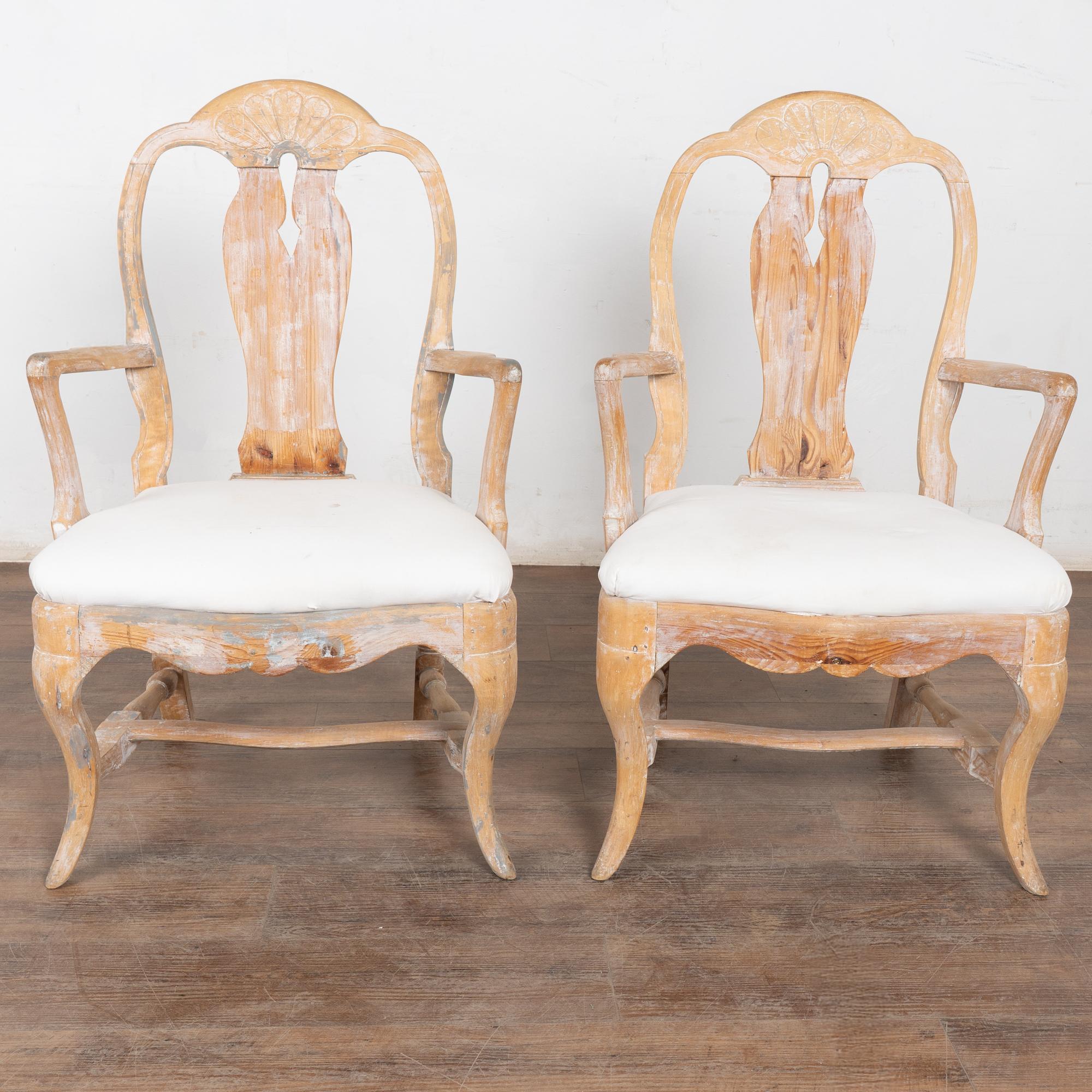 Hand-Carved Pair, 19th Century Swedish Gustavian Armchairs For Sale