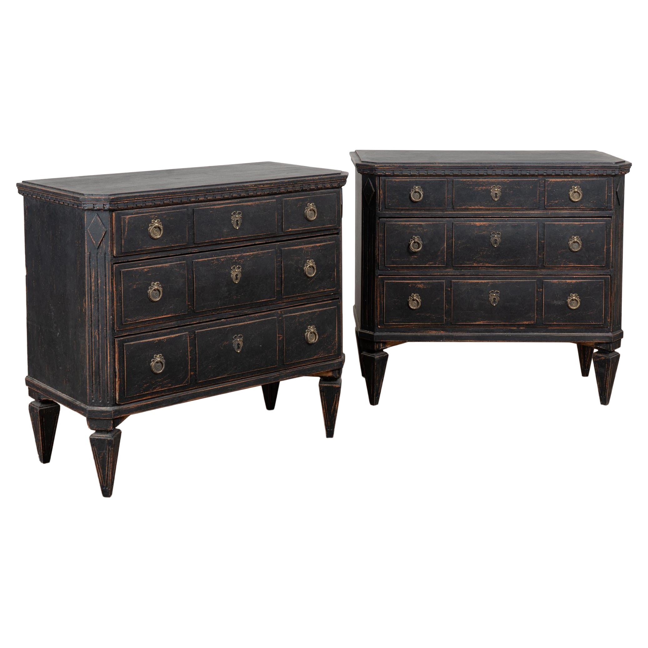 ​​​​​​​Pair, 19th Century Swedish Gustavian Black Painted Chests of Three Drawer For Sale