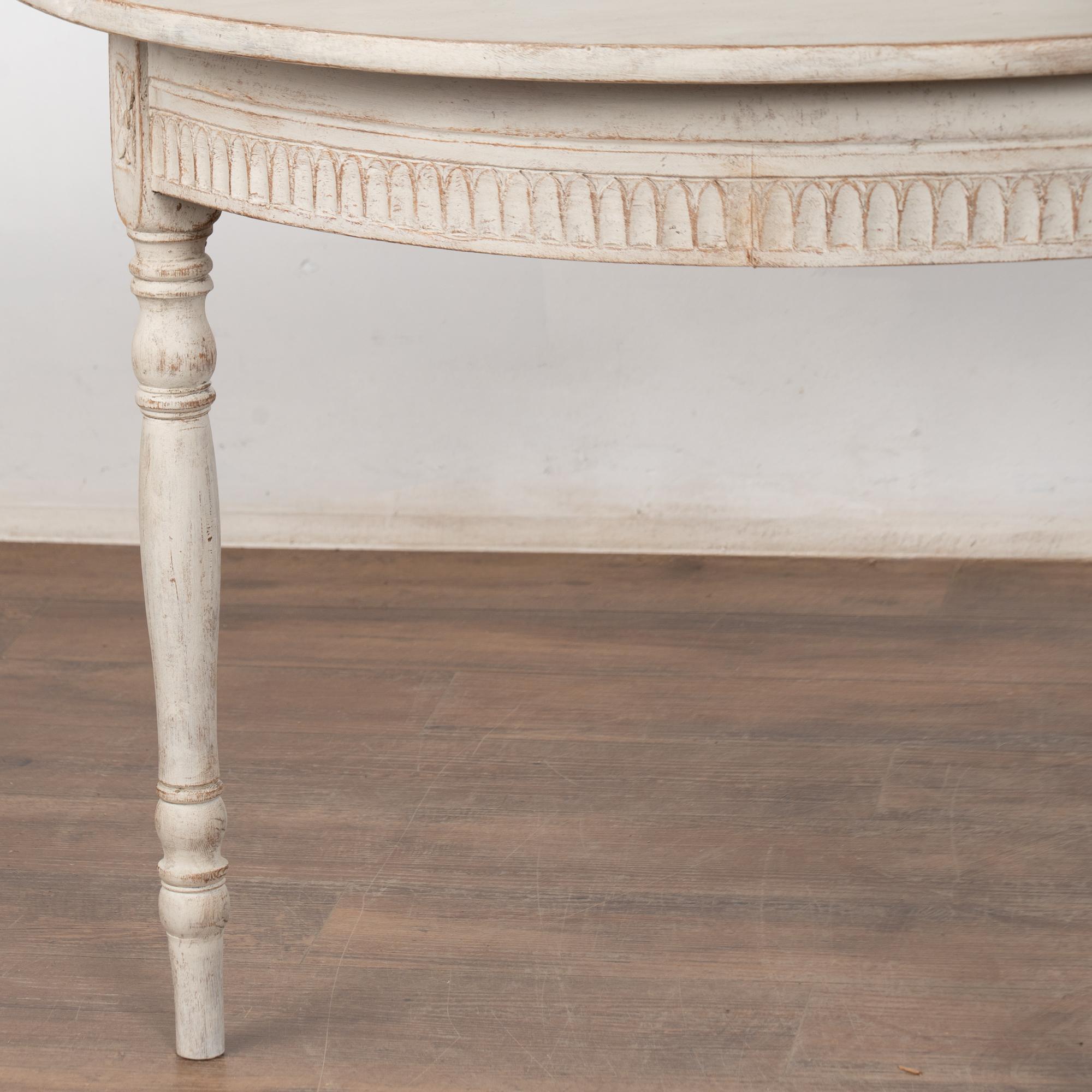 Paire de consoles d'appoint Demi Lune suédoises gustaviennes du XIXe siècle en vente 1