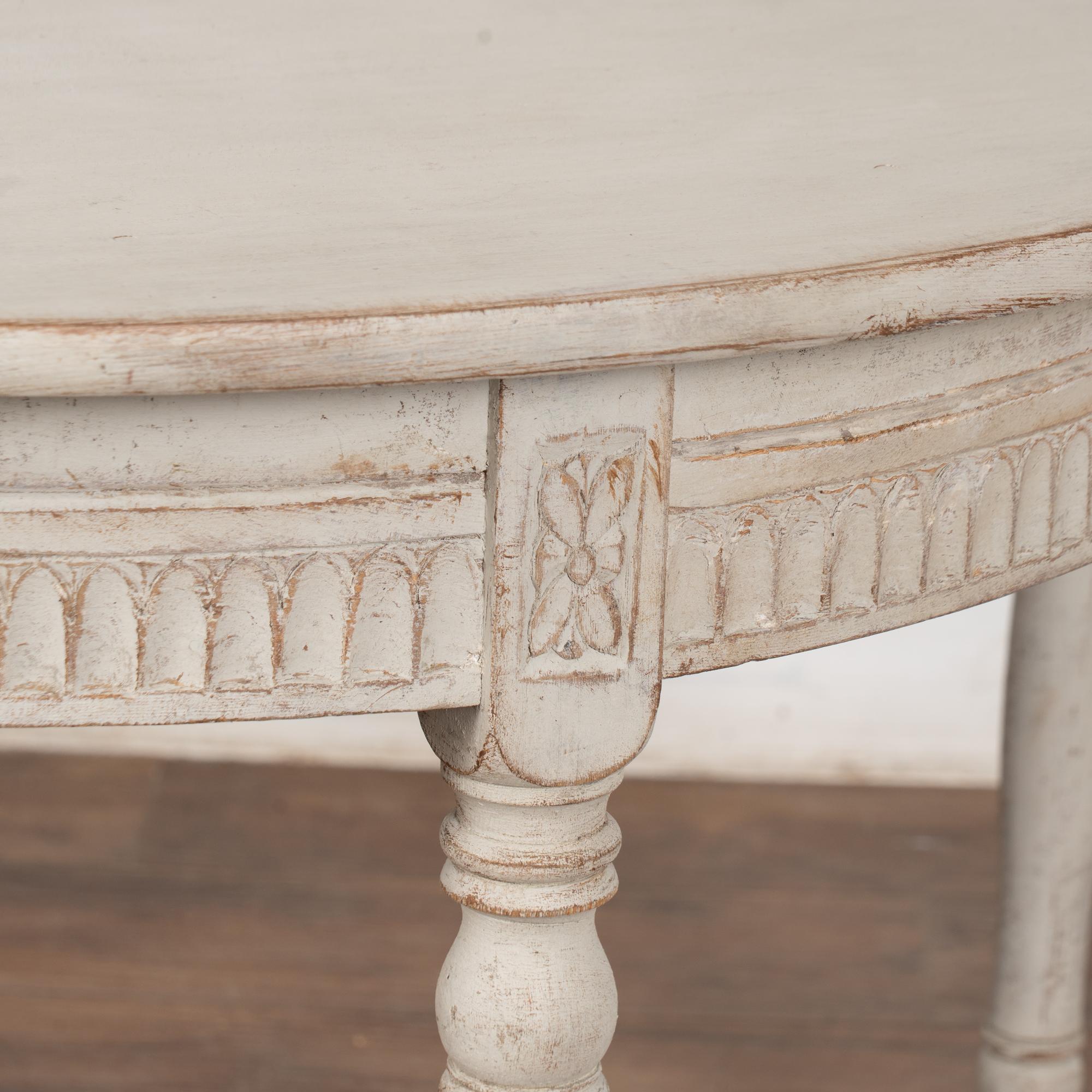 Paire de consoles d'appoint Demi Lune suédoises gustaviennes du XIXe siècle en vente 3