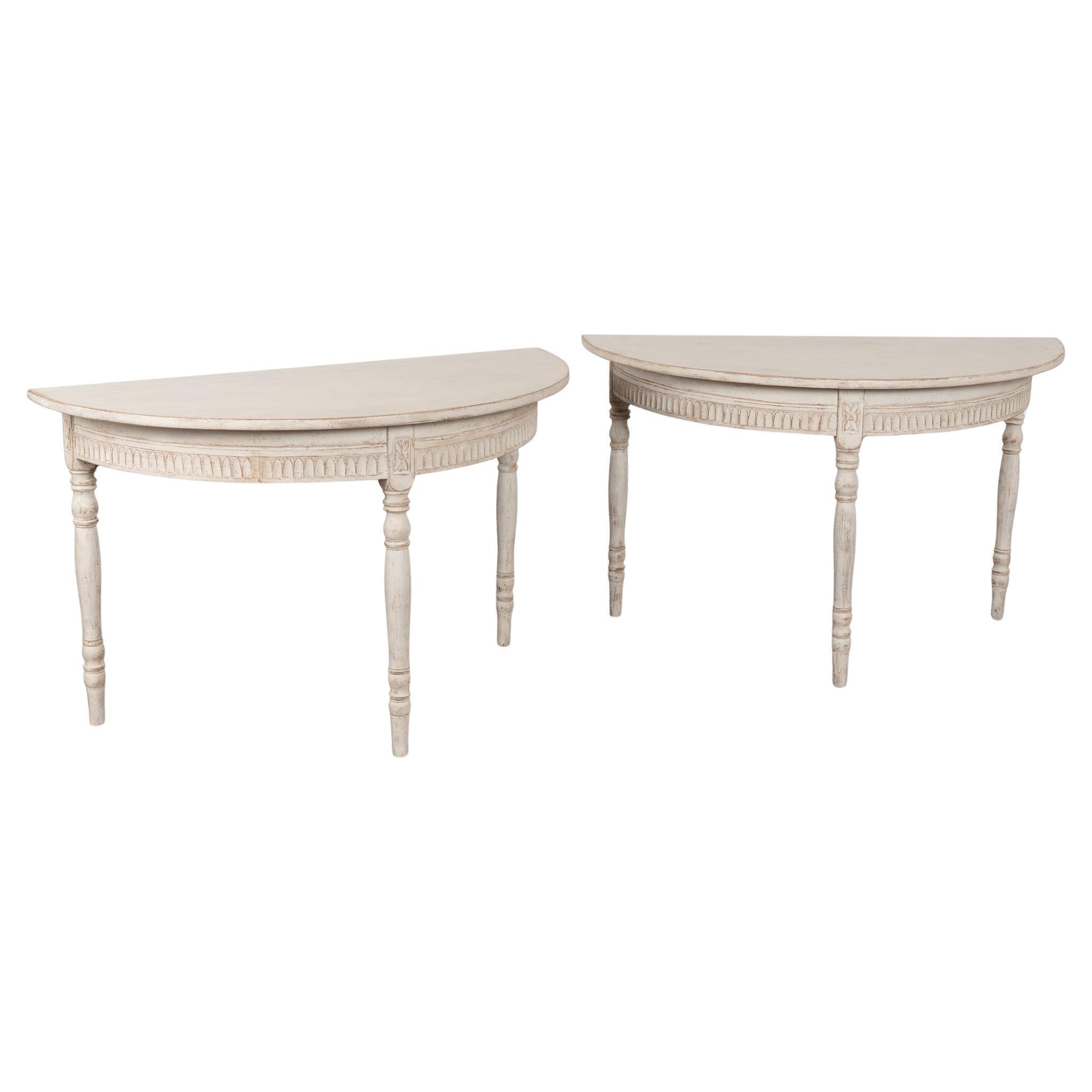 Paire de consoles d'appoint Demi Lune suédoises gustaviennes du XIXe siècle