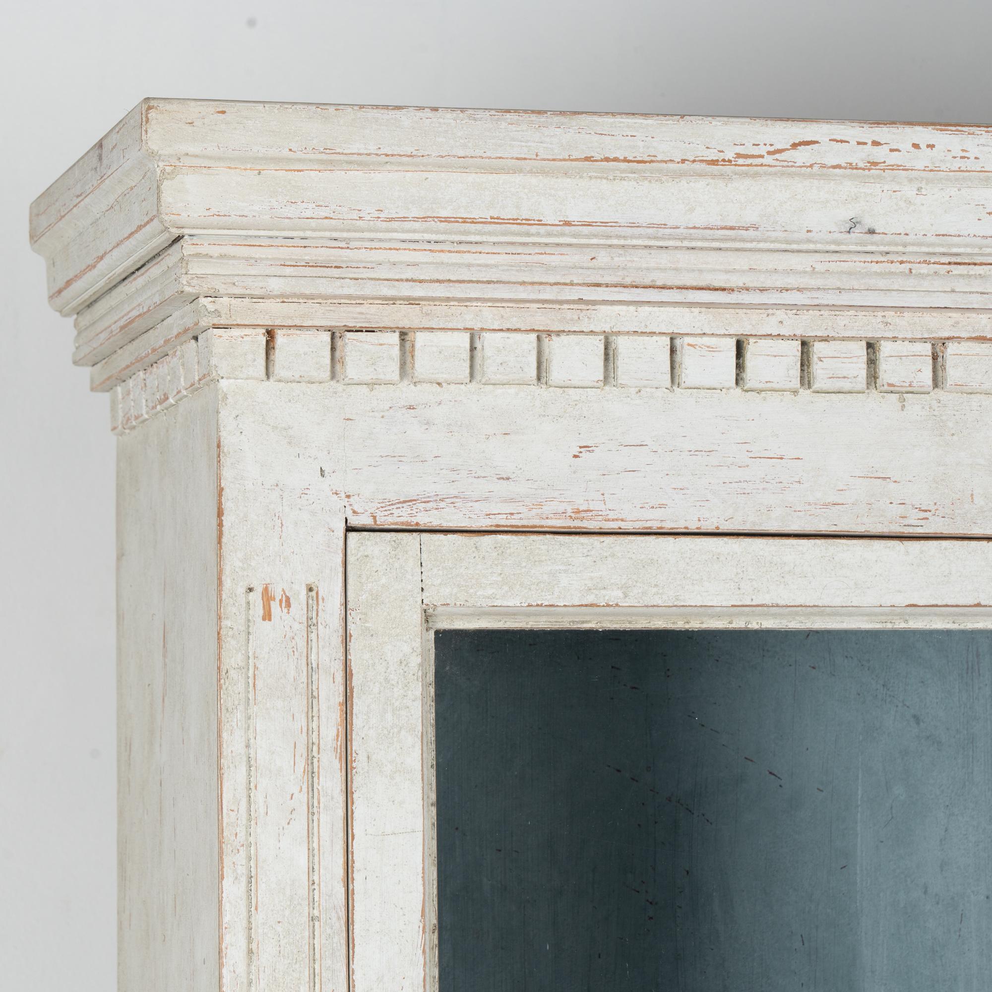 Pair, 19th Century Swedish Gustavian White Narrow Bookcases Display Cabinets 2