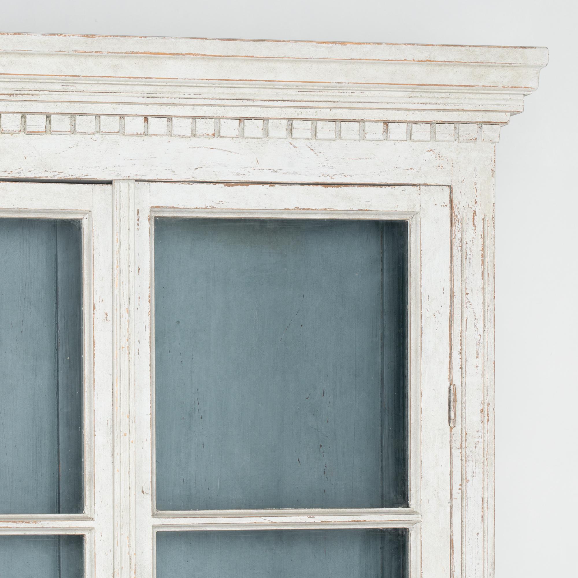 Pair, 19th Century Swedish Gustavian White Narrow Bookcases Display Cabinets 4