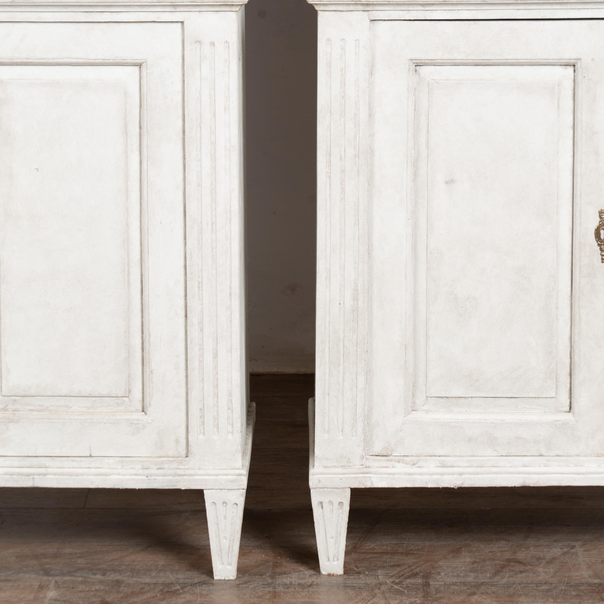 Pair, 19th Century Tall White Painted Pine Bookcases Display Cabinets For Sale 6