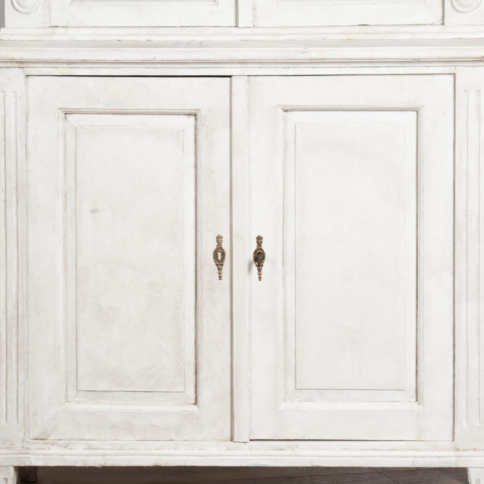 Pair, 19th Century Tall White Painted Pine Bookcases Display Cabinets For Sale 7