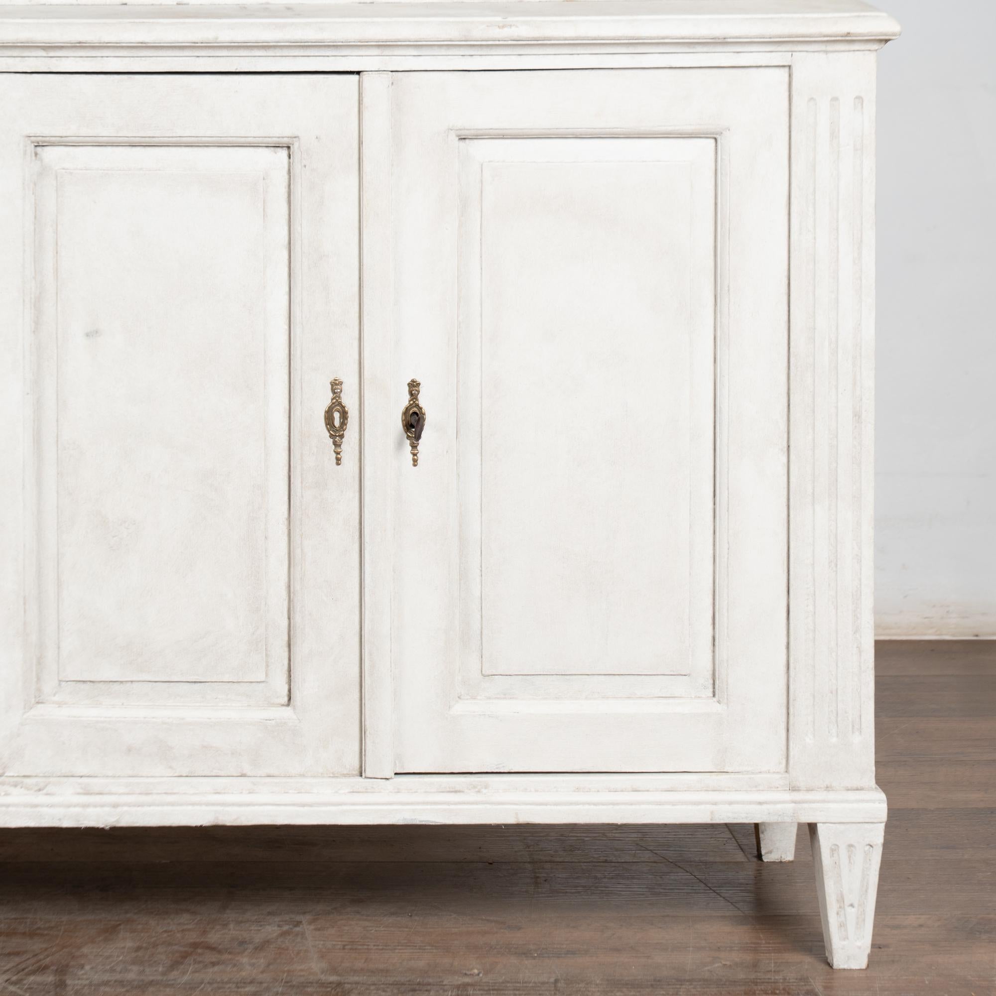 Pair, 19th Century Tall White Painted Pine Bookcases Display Cabinets For Sale 10
