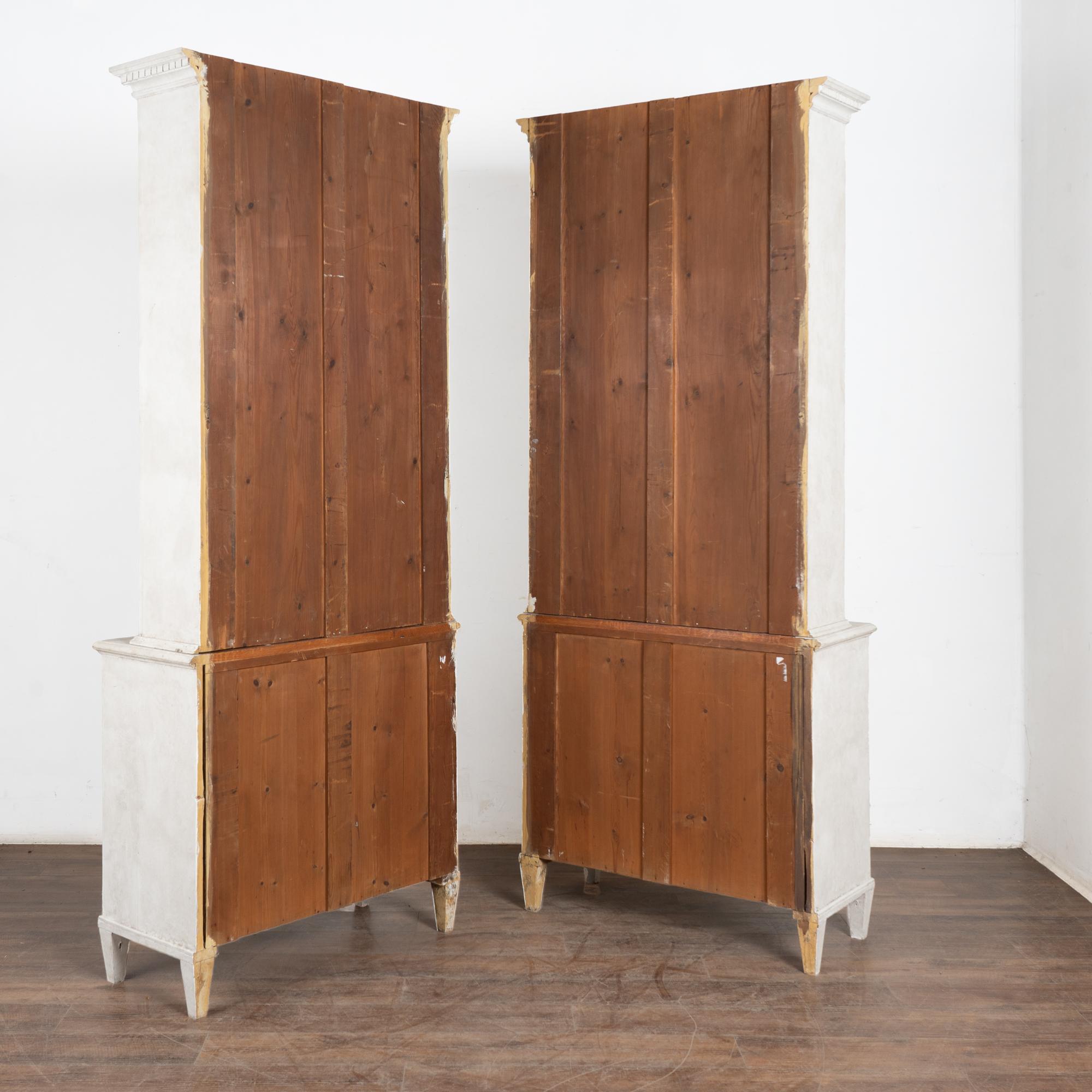 Pair, 19th Century Tall White Painted Pine Bookcases Display Cabinets For Sale 11