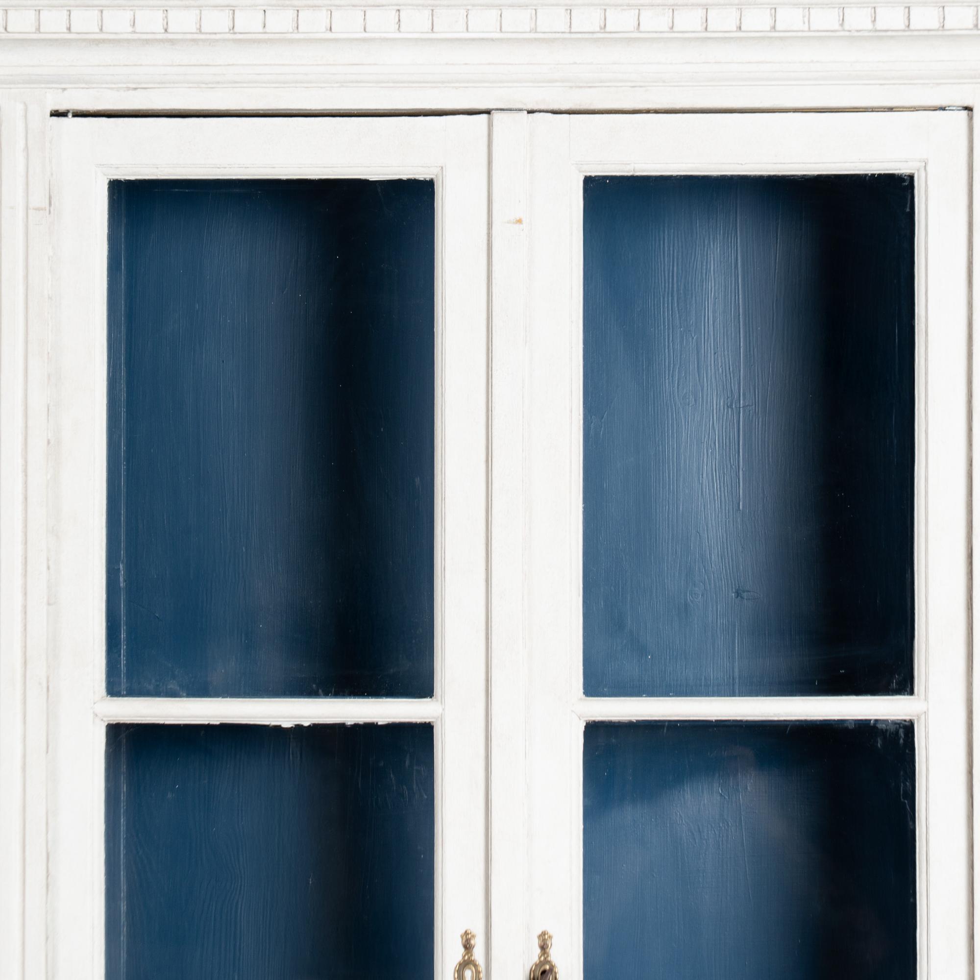 Glass Pair, 19th Century Tall White Painted Pine Bookcases Display Cabinets For Sale