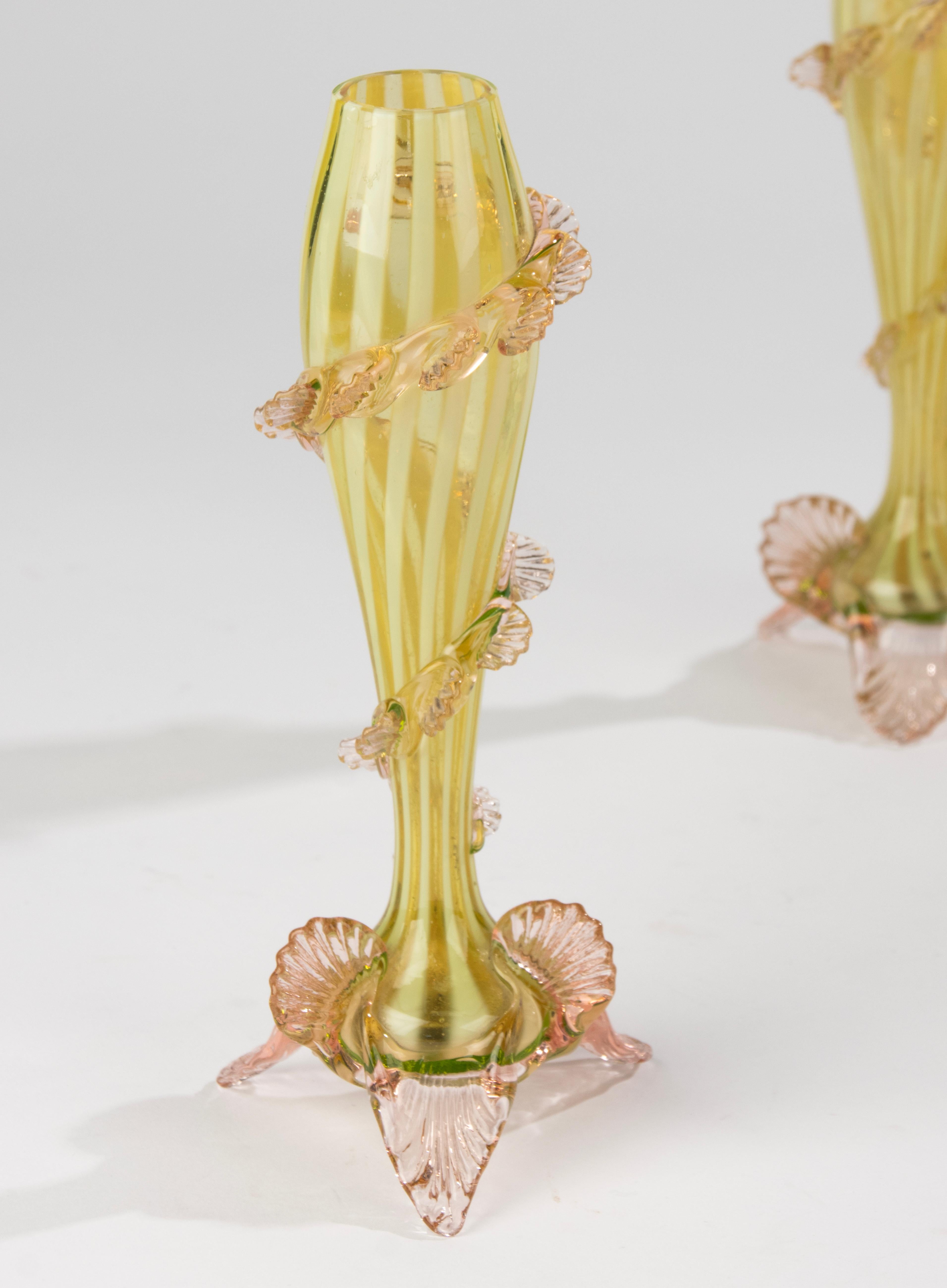 Pair 19th Century Vases - English - Vaseline Glass - Spiral Leaf Design In Good Condition For Sale In Casteren, Noord-Brabant