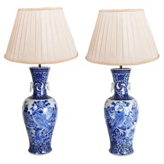 Coppia di vasi / lampade giapponesi blu e bianche del XIX secolo.