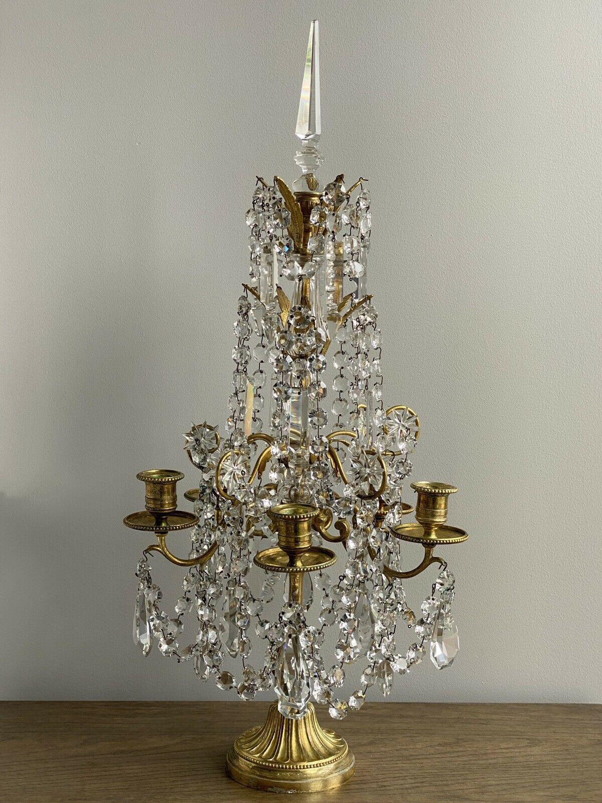Milieu du XIXe siècle Paire de lampes de bureau Girandoles du 19e siècle attribuée à Baccarat en bronze doré et cristal taillé en vente