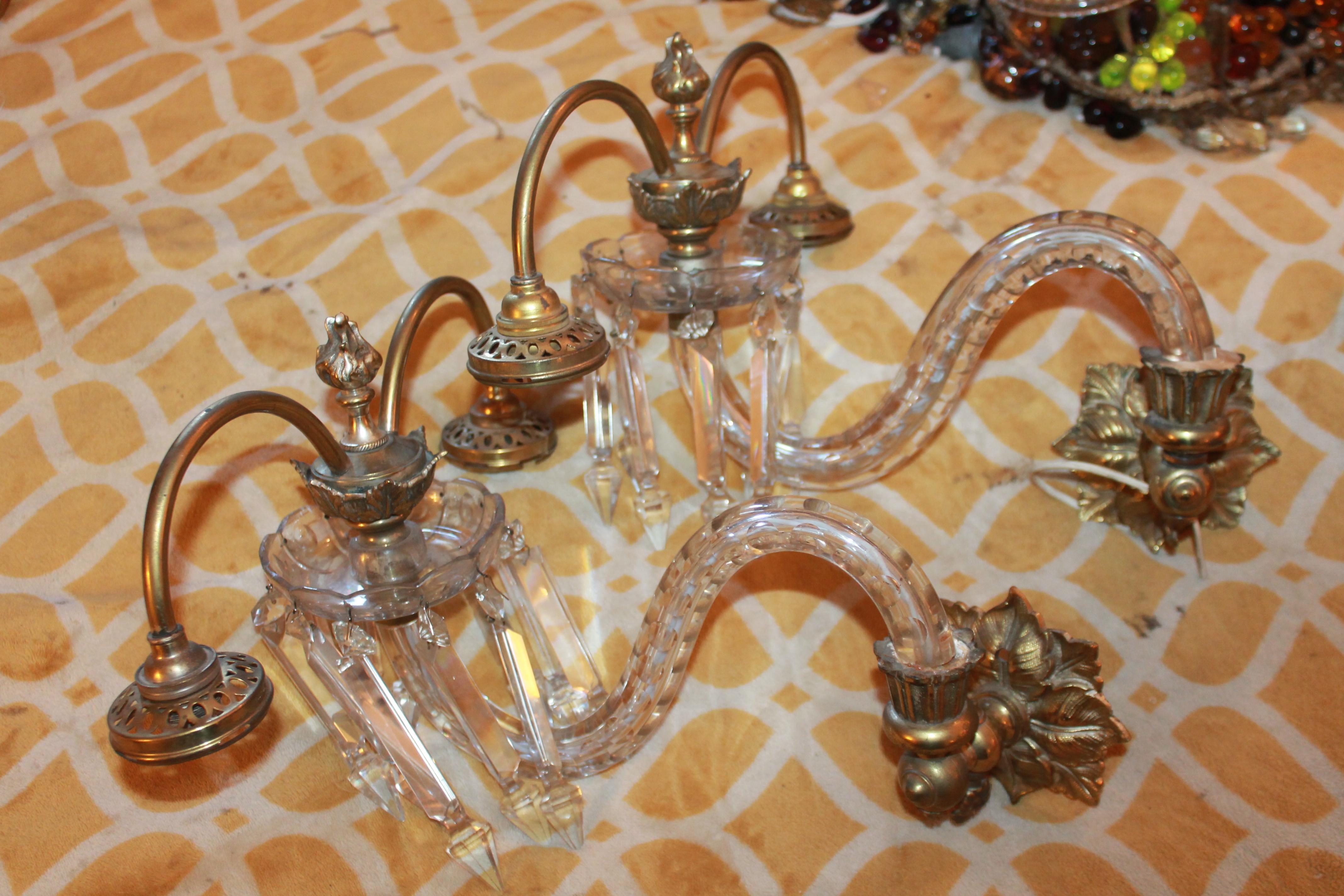 Pair 19thc British Louis XVI style Cut Crystal&Bronze Gas Converted Wall Sconces In Good Condition For Sale In Opa Locka, FL