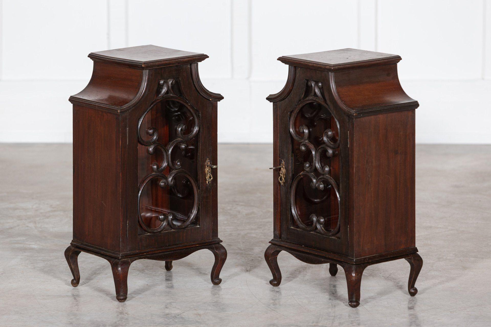 Pair 19th C English Mahogany Glazed Cabinets In Good Condition For Sale In Staffordshire, GB
