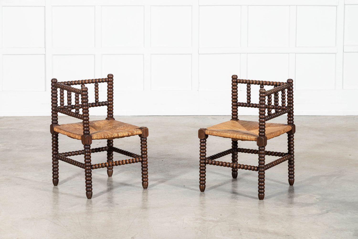 vers 1880
Paire de chaises d'angle en chêne anglais du XIXe siècle
Prix de la paire
sku 1981
W43 x D43 x H66 cm
Hauteur d'assise 37 cm
Poids 5 kg