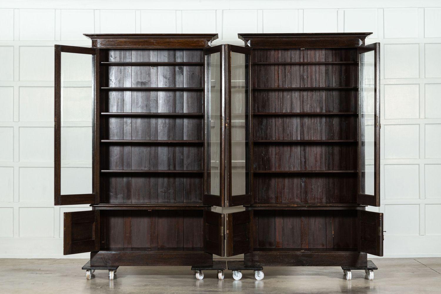 hacia 1890
Pareja de librerías inglesas esmaltadas de roble del siglo XIX
sku 1897
El precio es por unidad
W114 x D35 x H198 cm
Profundidad interna de la balda 23 cm
Peso 60 kg