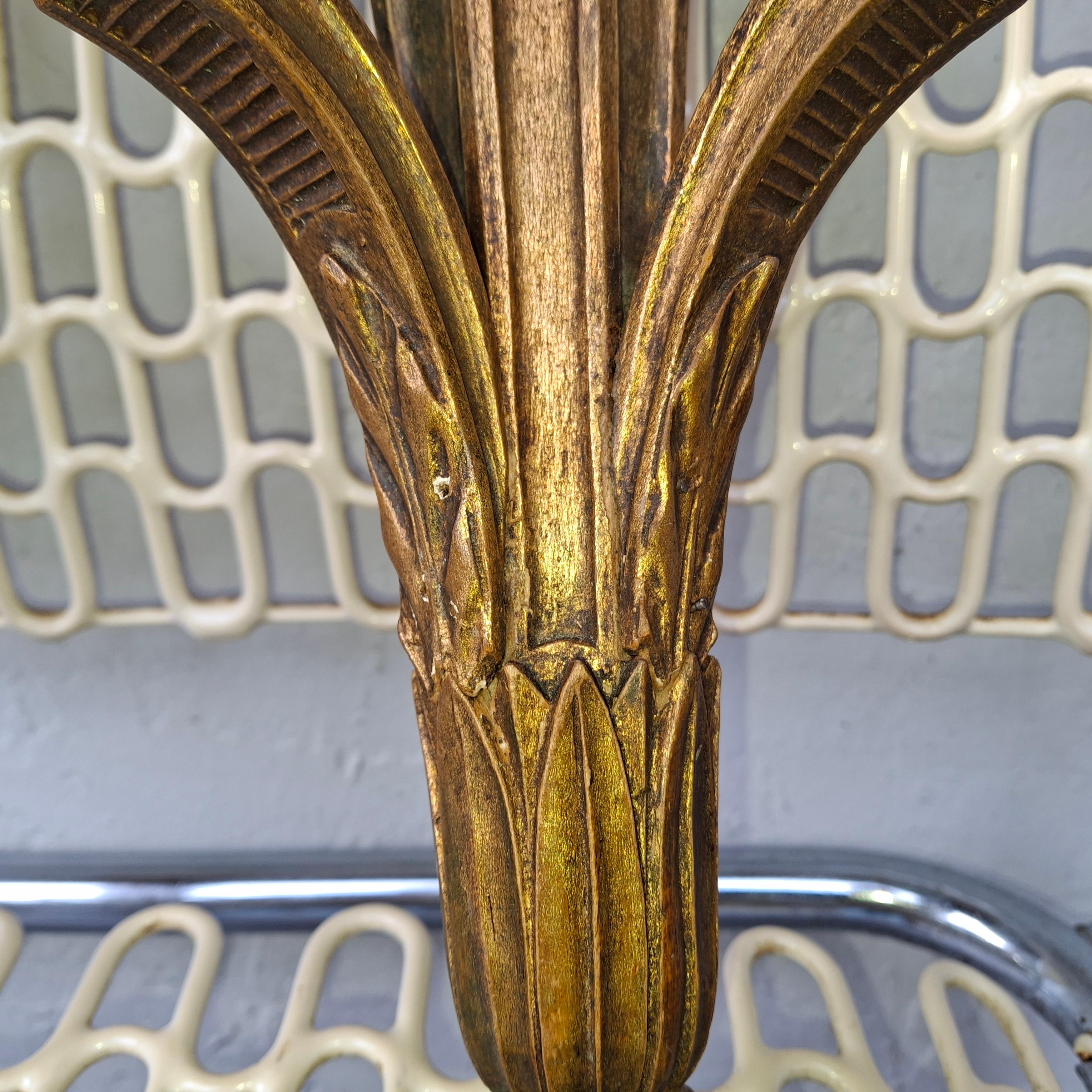 Paire d'appliques murales en bois sculpté et doré de style Empire français du XIXe siècle - Unelectrified en vente 6