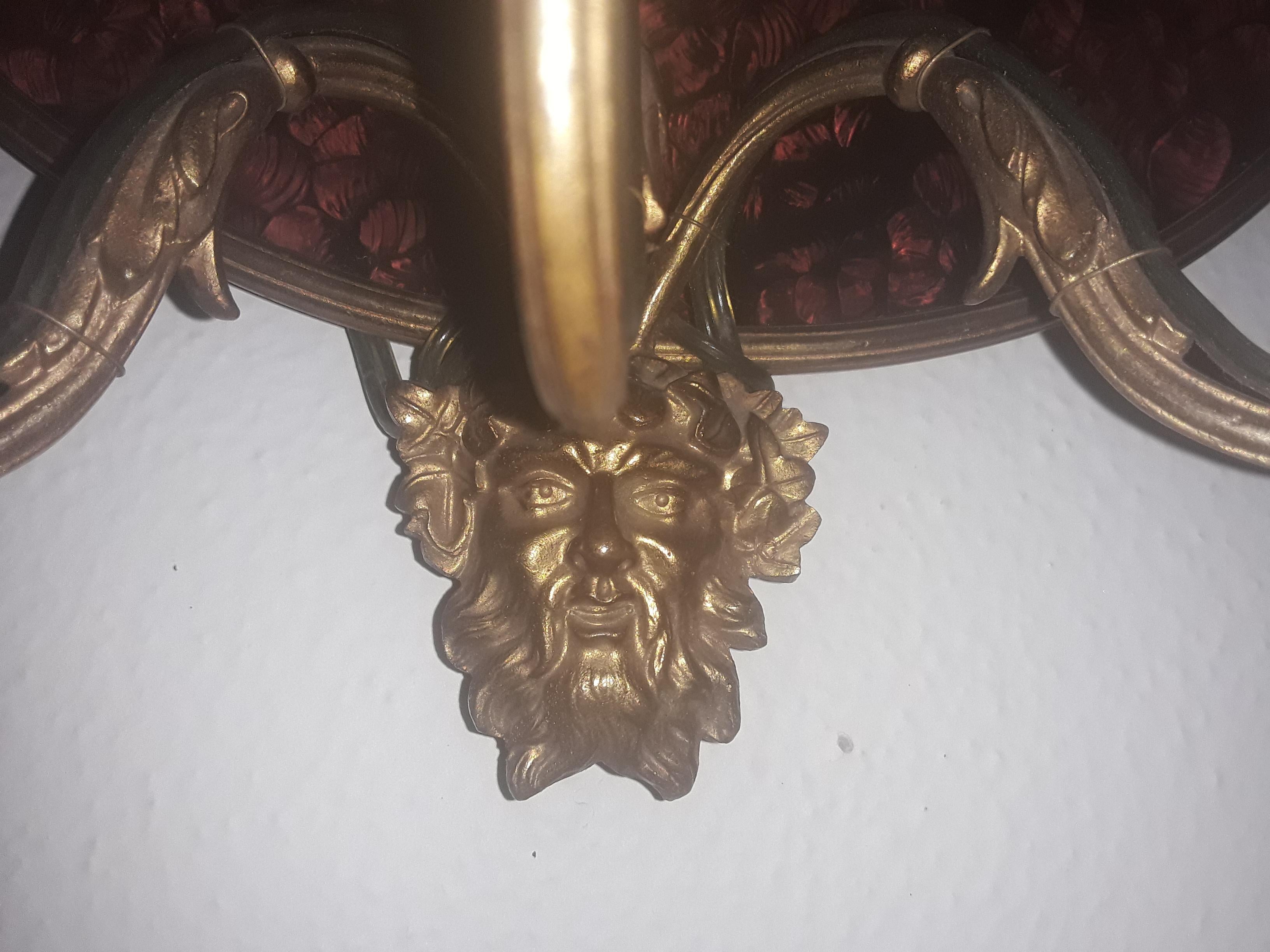 Paire d'appliques murales Louis XVI du 19ème siècle en bronze doré avec support en verre d'art figuratif en vente 9