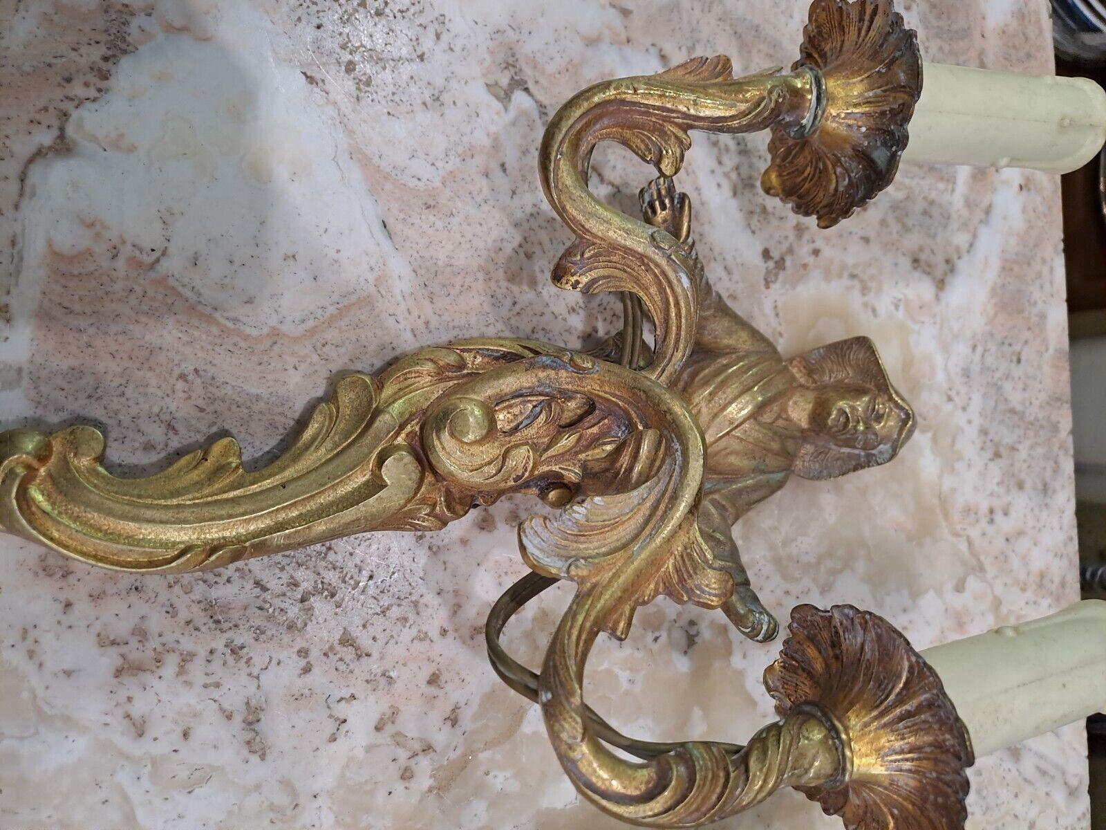 Paar französische figurale Wandleuchter aus vergoldeter Bronze im Louis-XVI.-Stil des 19. Jahrhunderts „Japonisant“ im Zustand „Gut“ im Angebot in Opa Locka, FL
