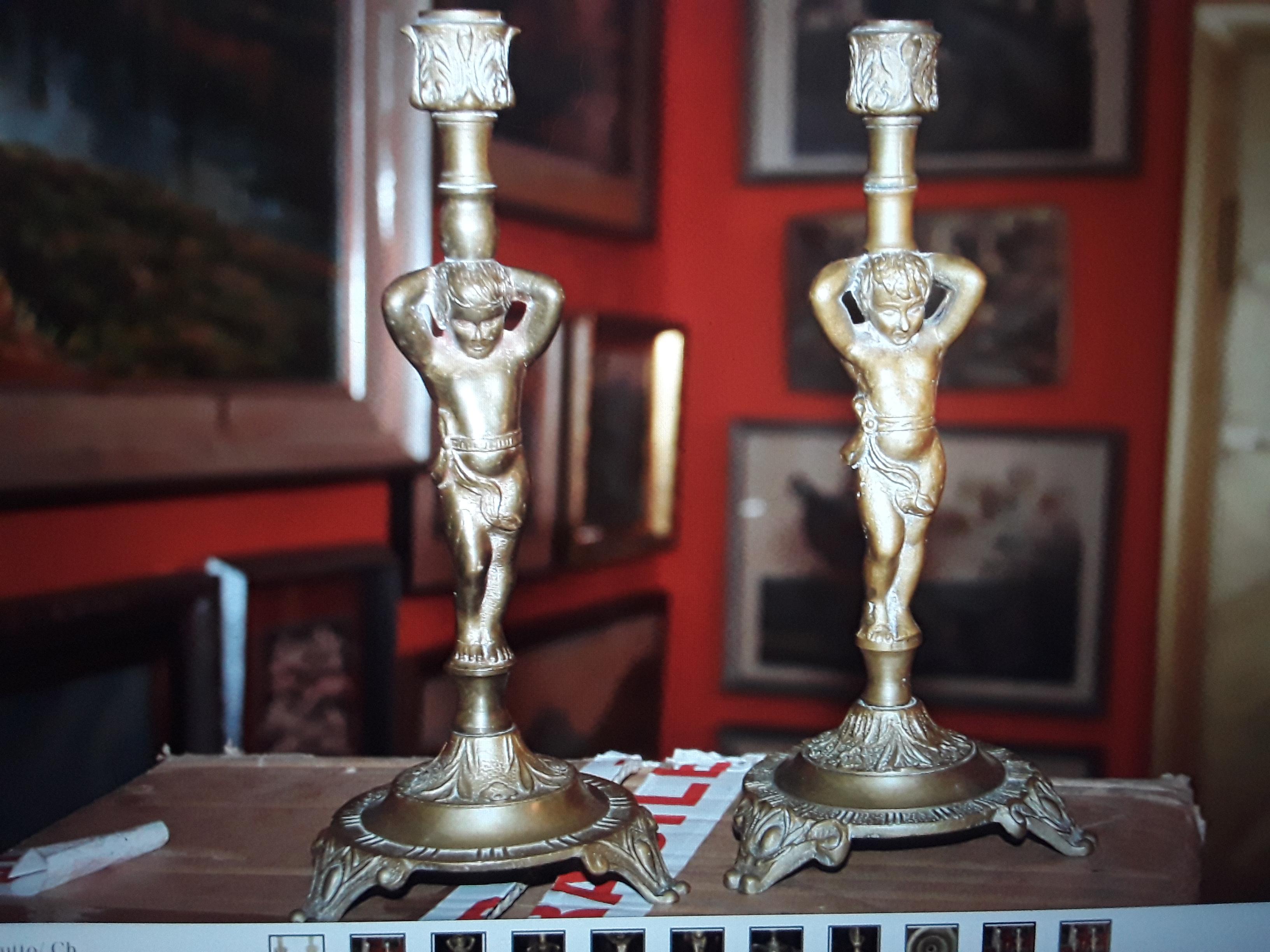 Paar französische NapoleonIII Bronze-Kerzenhalter Putto/ Cherub aus dem 19. Jahrhundert (Französisch) im Angebot