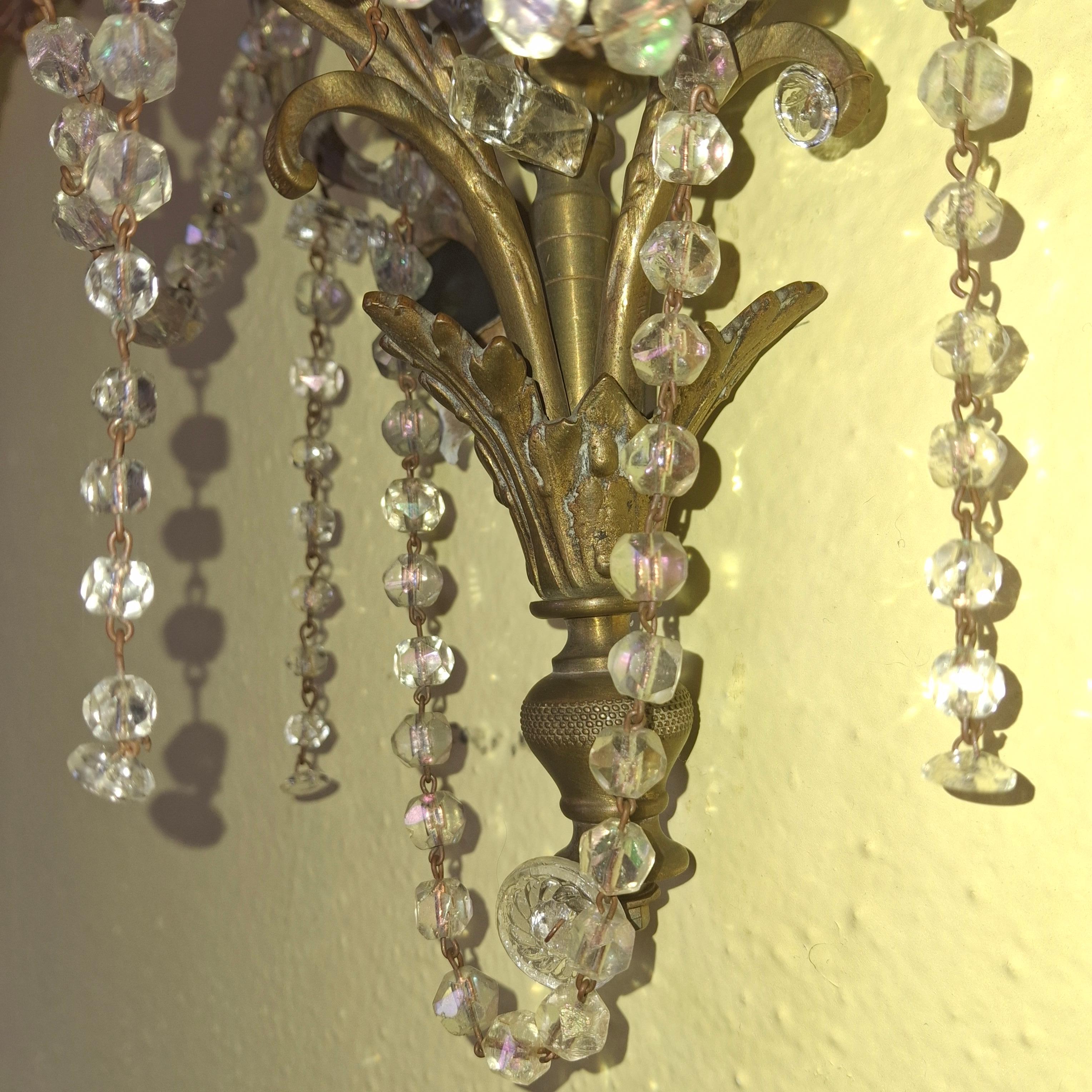Paire d'appliques murales de style Régence française du 19e siècle en bronze avec cristal taillé Bon état - En vente à Opa Locka, FL