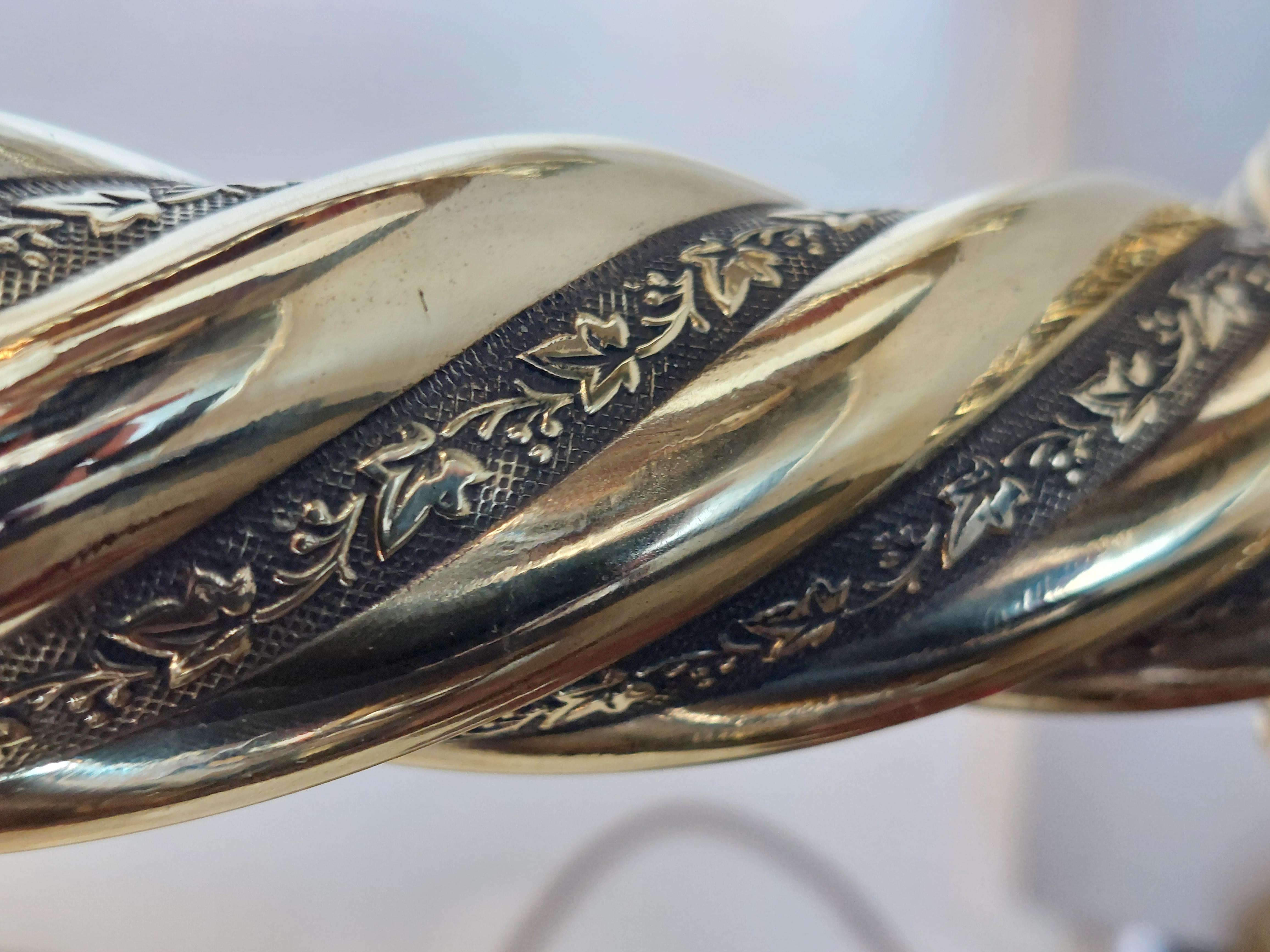 Paire 19ème siècle. Lampes gothiques à bâtons rompus en laiton en vente 5