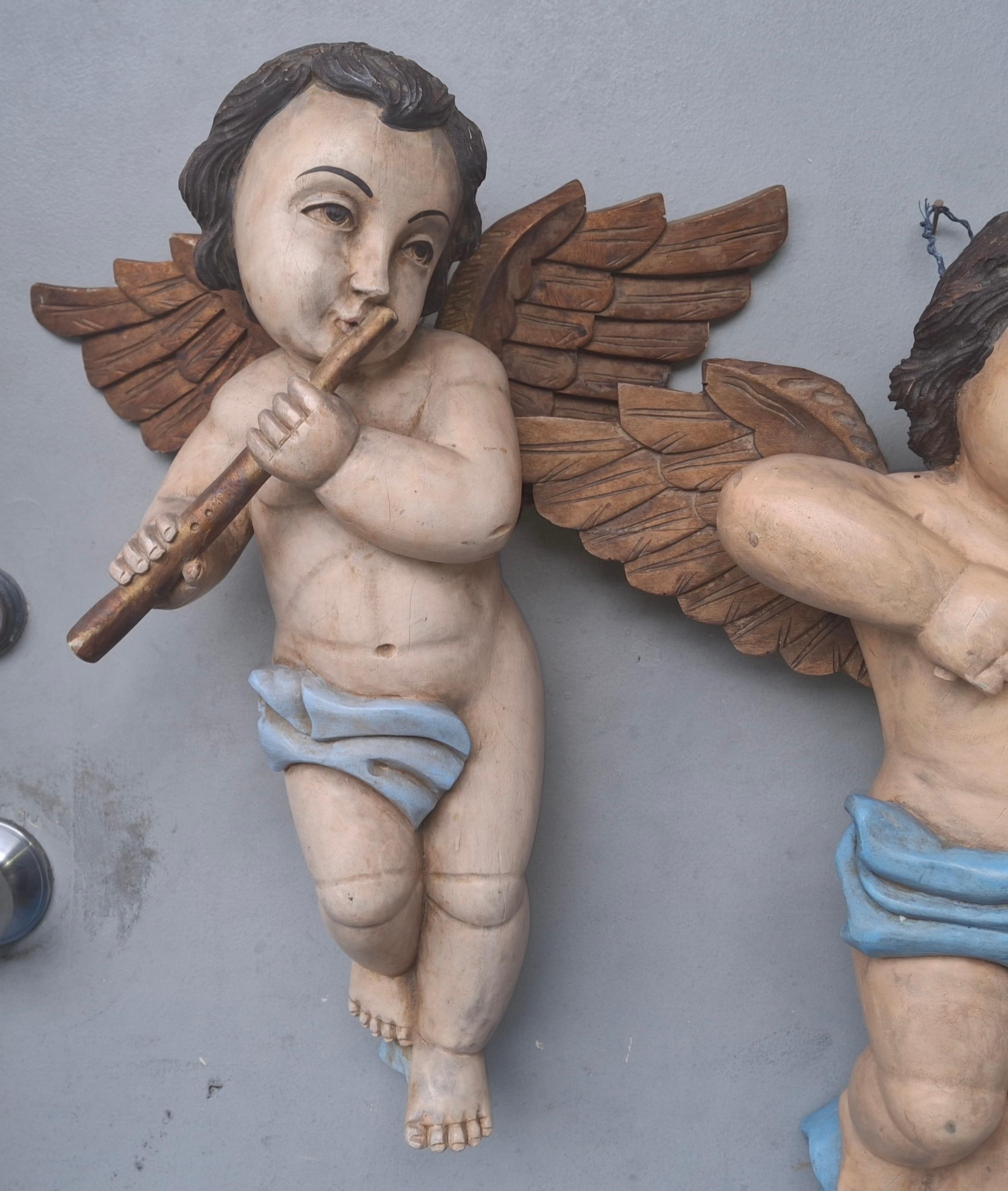 Policromo Coppia di sculture musicali a forma di cherubino in legno policromo del XIX secolo italiano in vendita