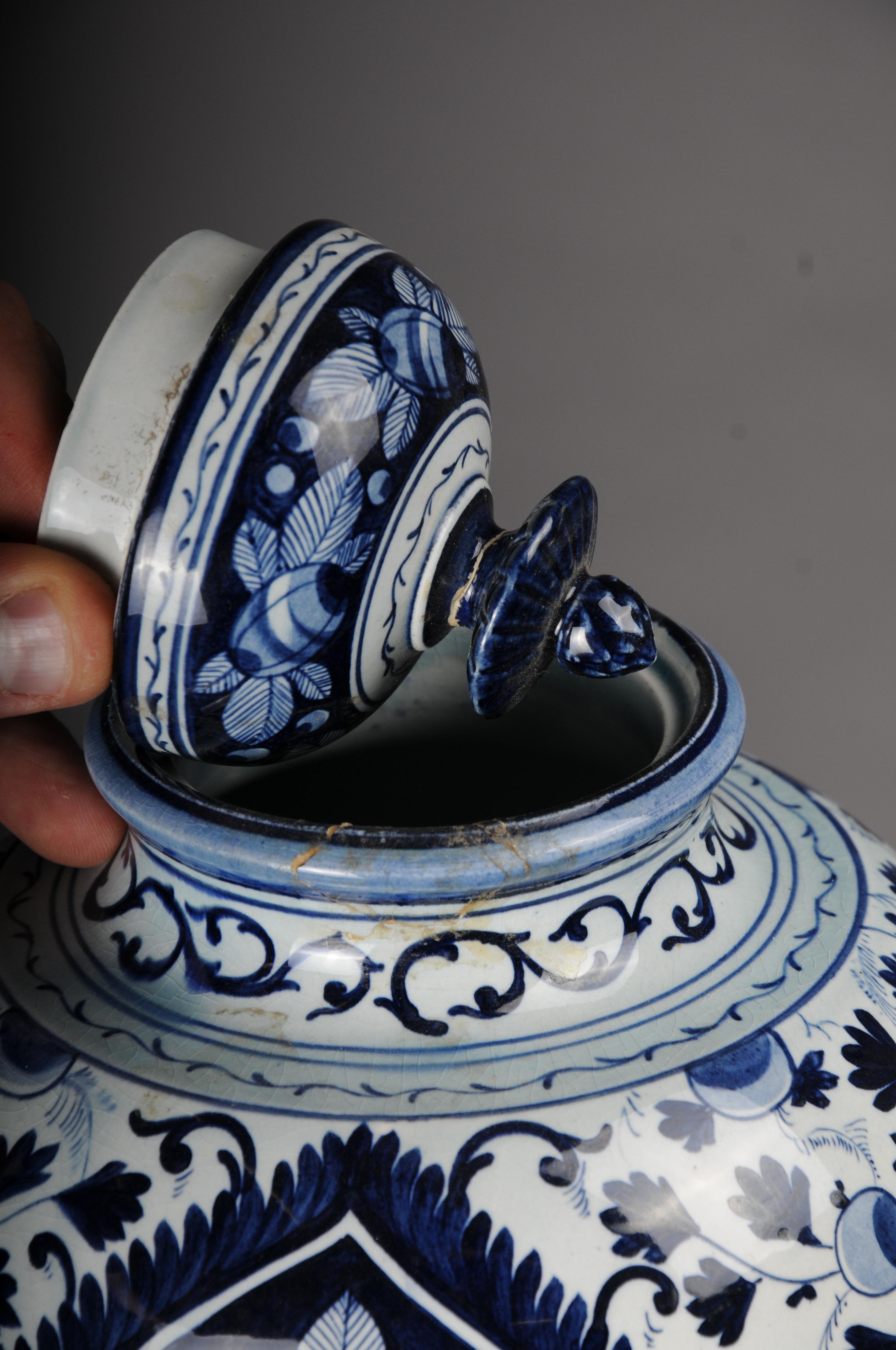 Paire (2) de vases à couvercle Delft, 20e siècle en vente 7
