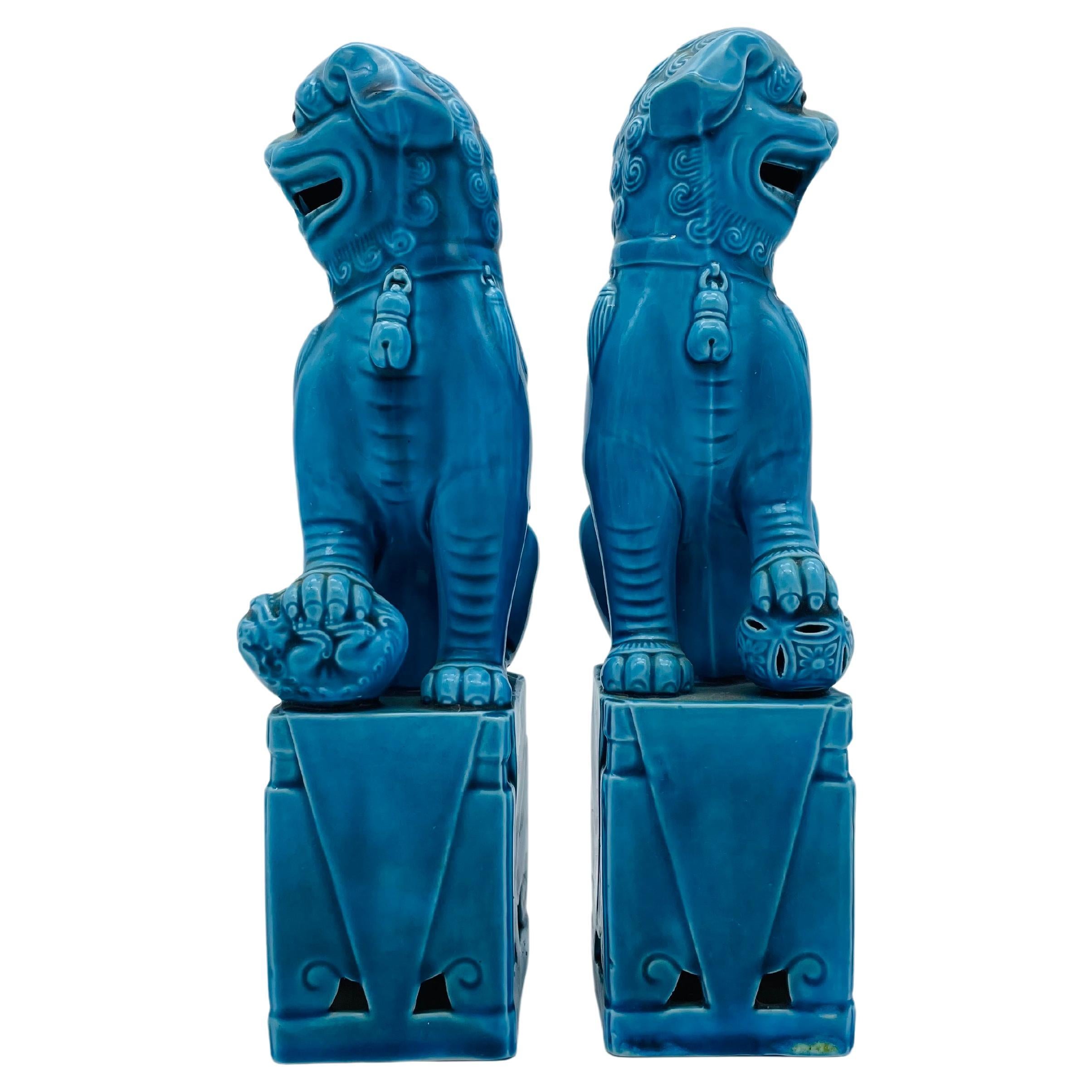 Pair (2) Chinese Fu Dog Sphinx / Incense Holders, 20th Century In Good Condition For Sale In Berlin, DE