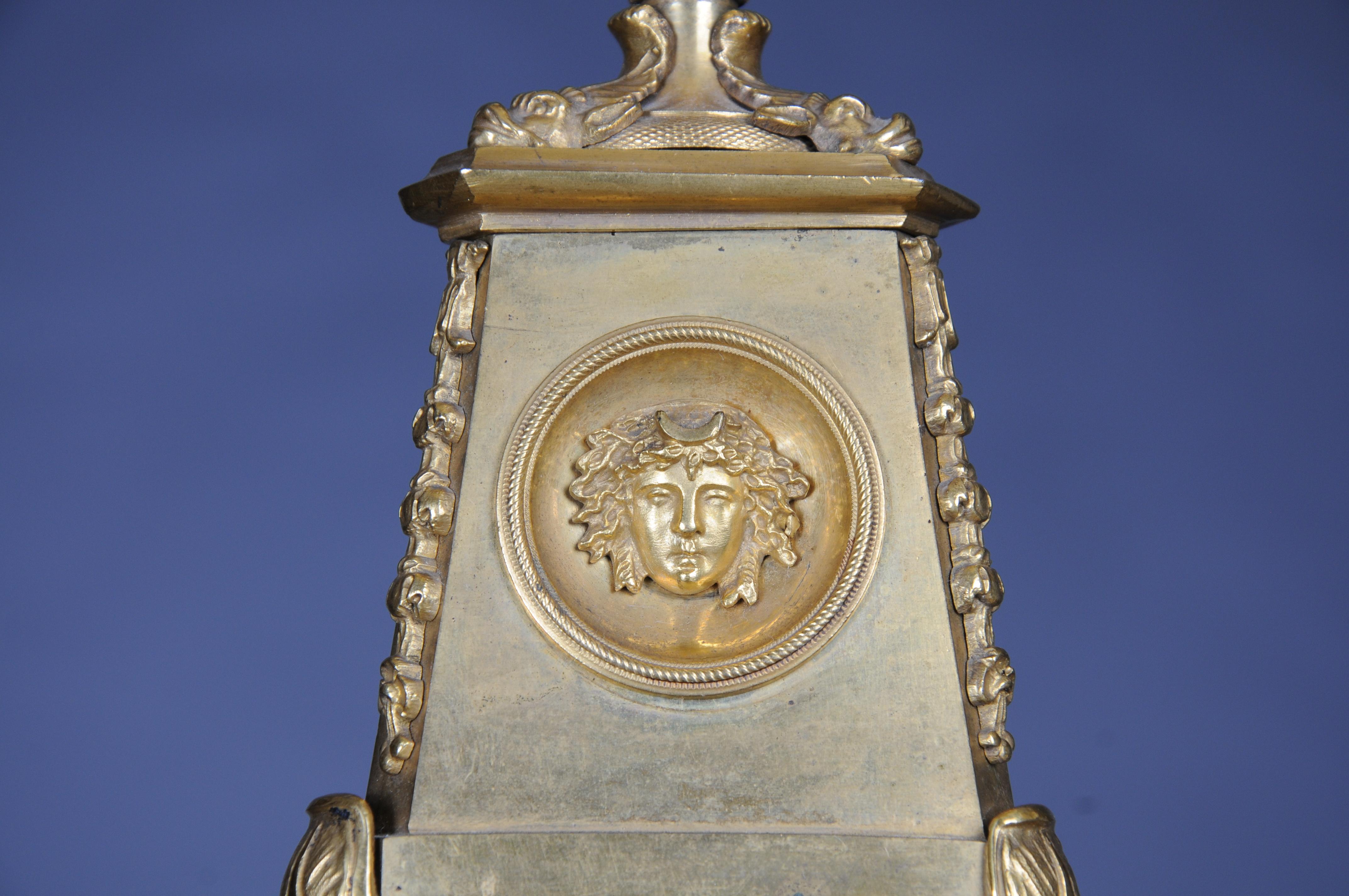 Paire (2) de lampes de table en bronze Empire vers 1805, Paris, dorées au feu. en vente 8