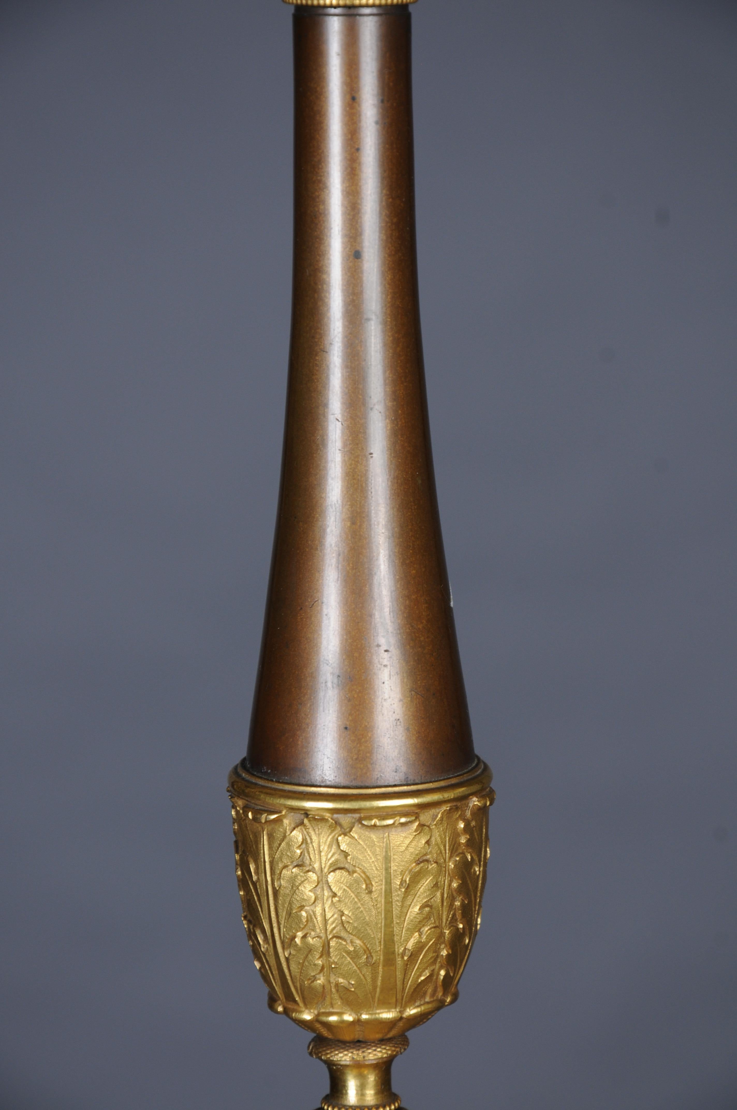Paire (2) de lampes de table en bronze Empire vers 1805, Paris, dorées au feu. en vente 10